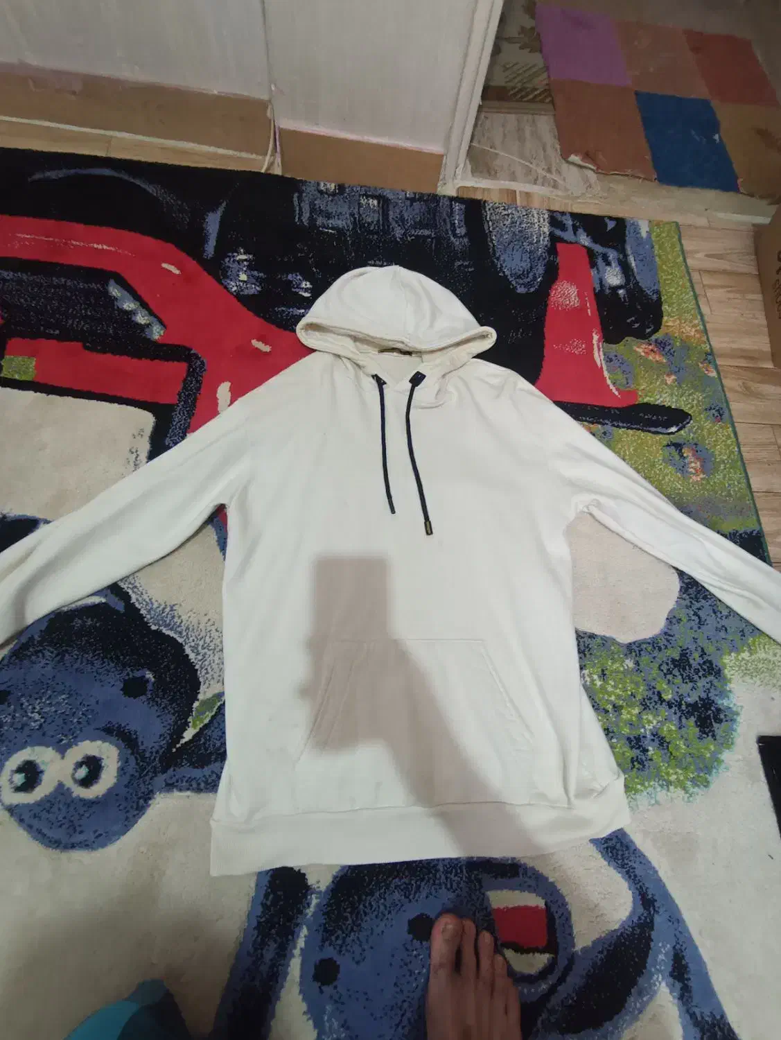 هودی سفید|لباس|رشت, پاره بیجار|دیوار