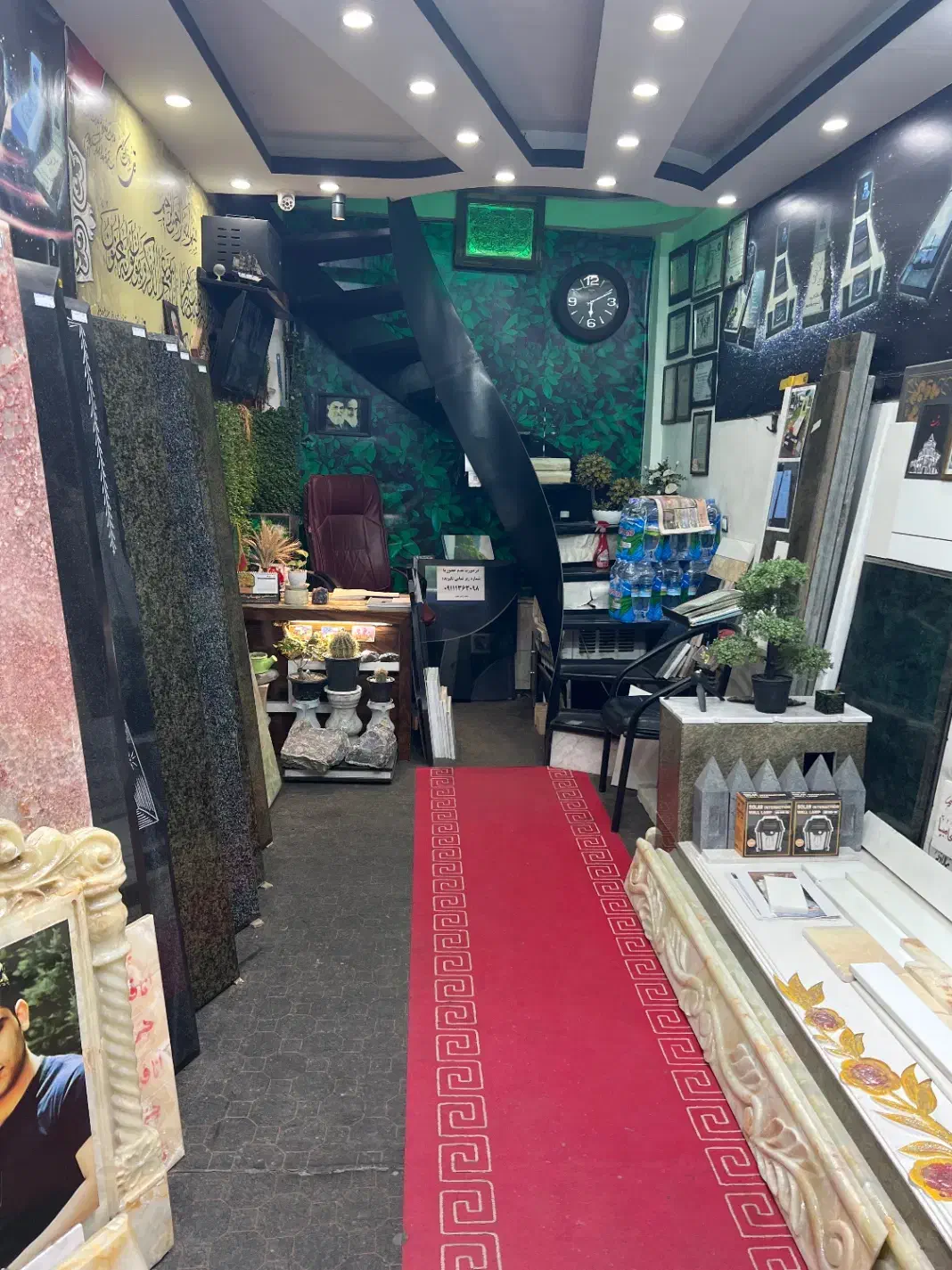 منشی خانم|استخدام خدمات فروشگاه و رستوران|رشت, تازه آباد|دیوار