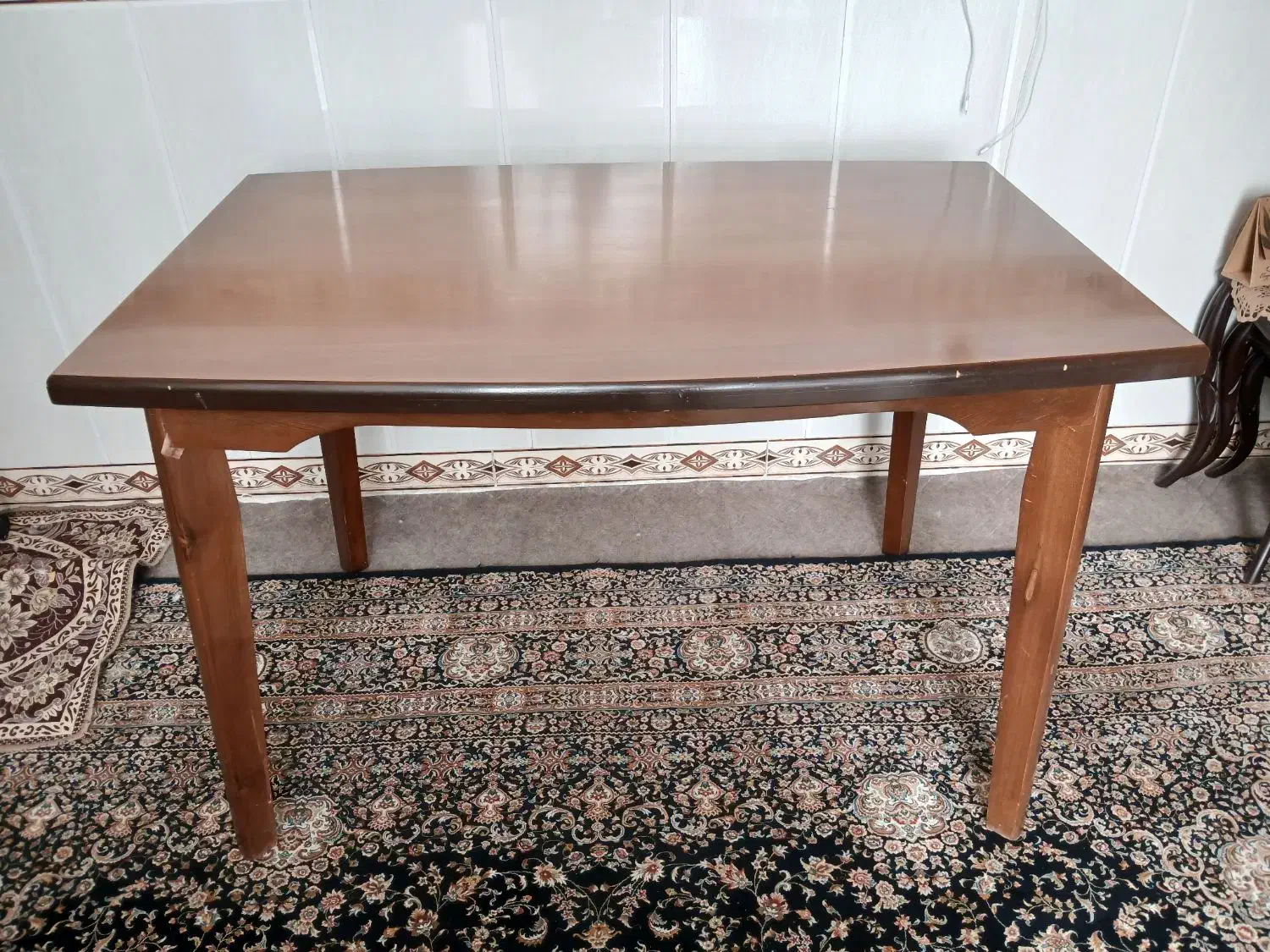 میز|میز و صندلی غذاخوری|قم, آذر (نکویی)|دیوار