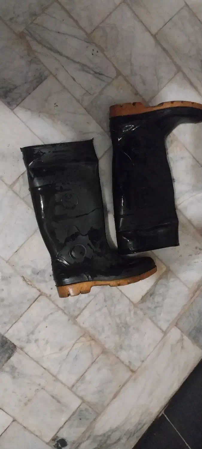 چکمه کار|کیف، کفش، کمربند|خوسف, |دیوار