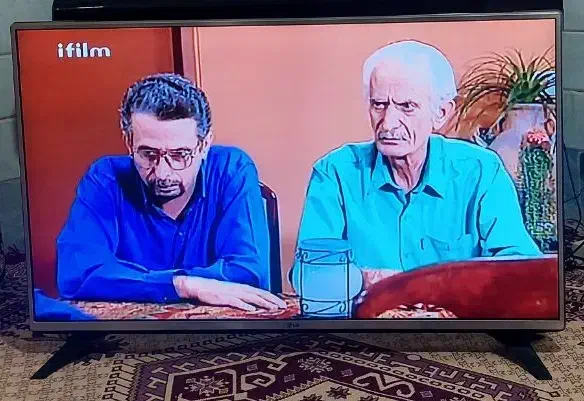 دو عدد تلویزیون ۴۳ اینچ الجی اصل کره بشرط سالم|تلویزیون و پروژکتور|قم, علی آباد|دیوار
