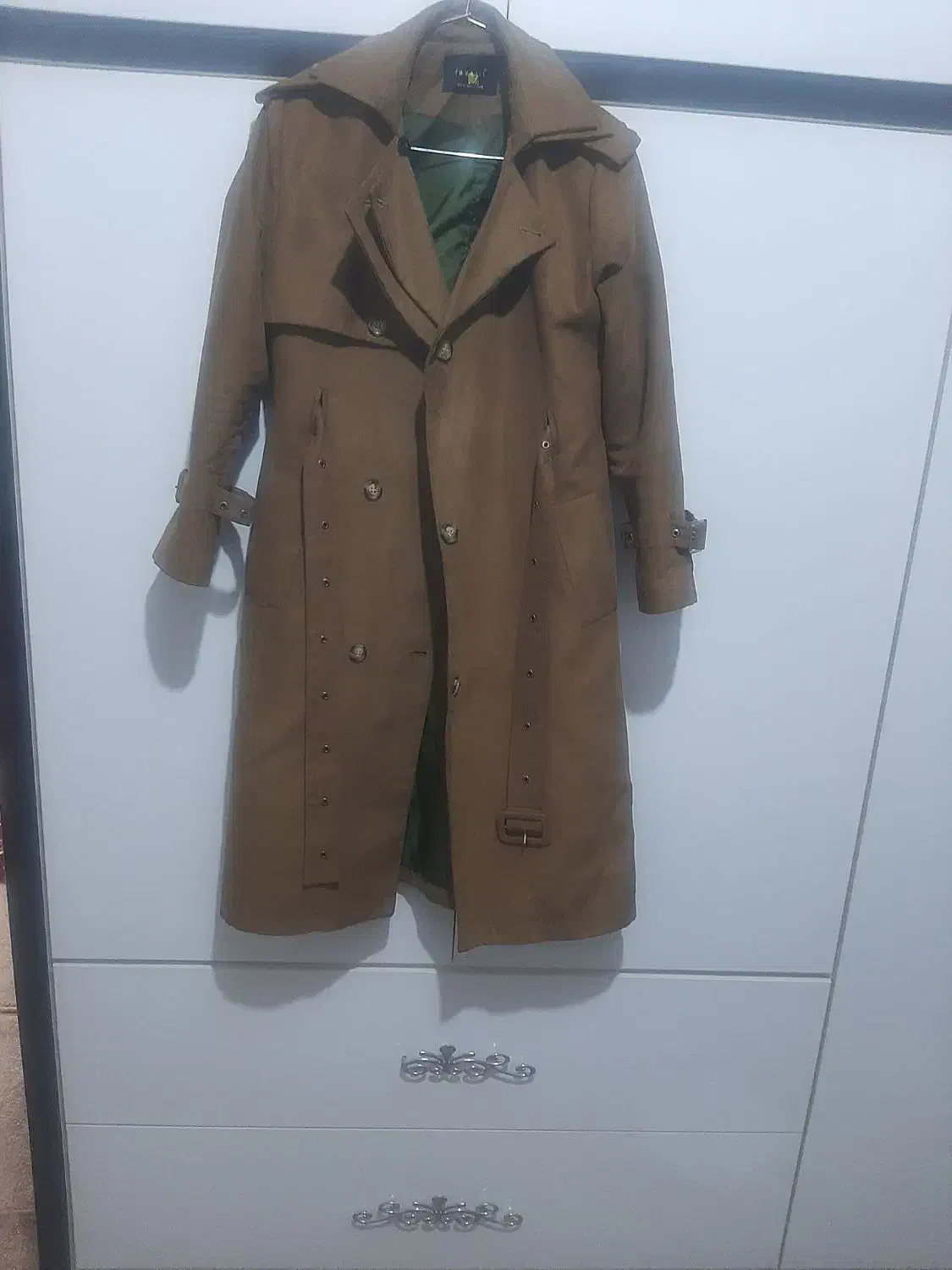 پالتو|لباس|لیلان, |دیوار