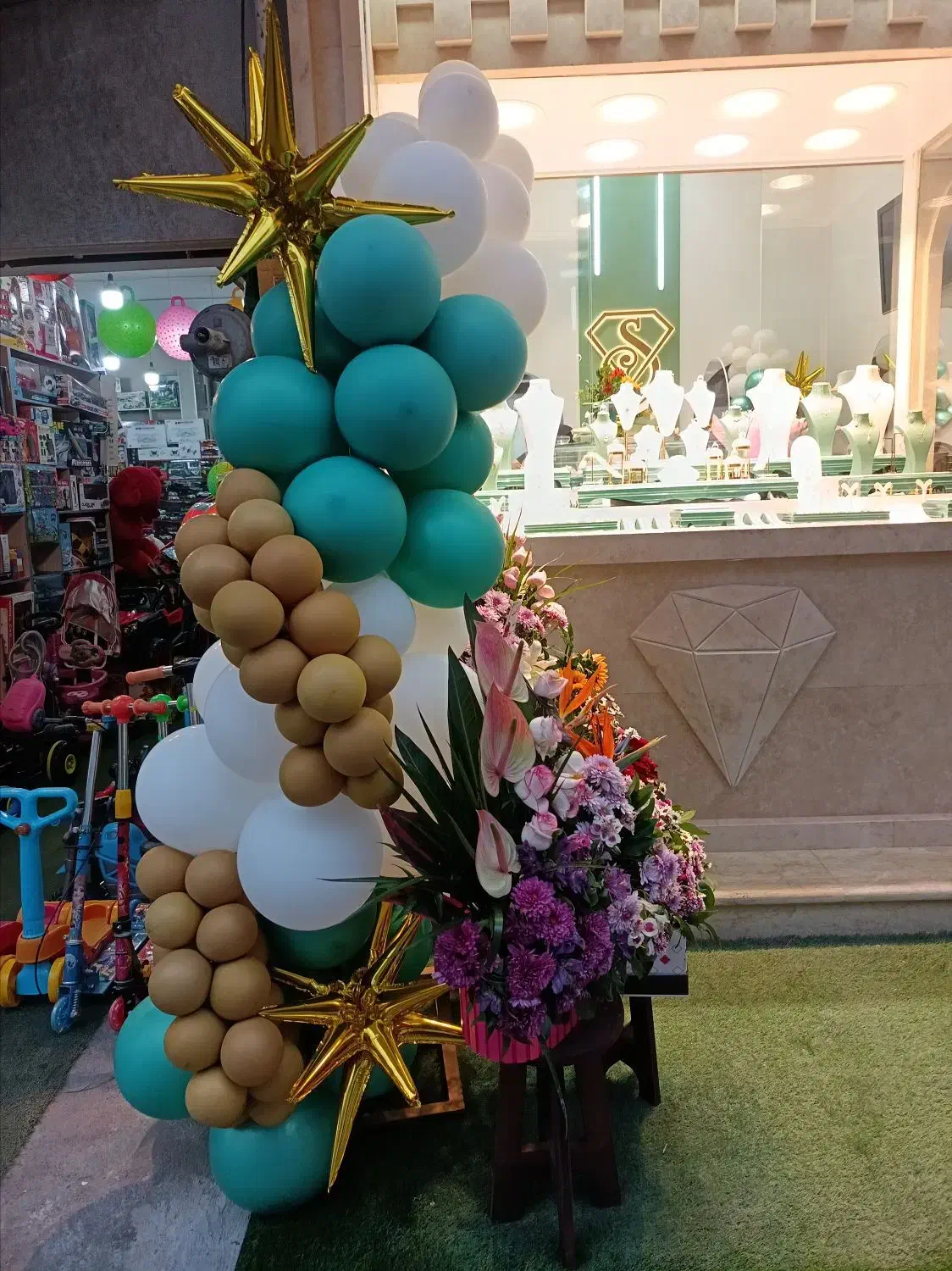 بادکنک آرایی|خدمات پذیرایی، مراسم|رشت, چله خانه|دیوار