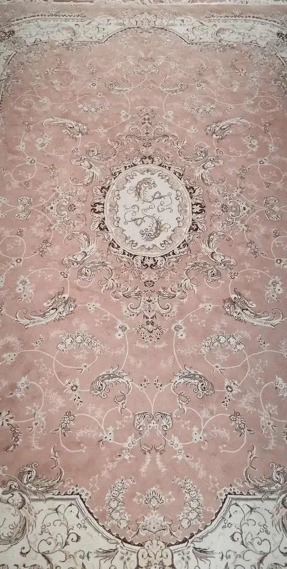 چهاردست تخت فرش 9متری درحدسالم سفید و کالباسی|فرش|میانه, |دیوار