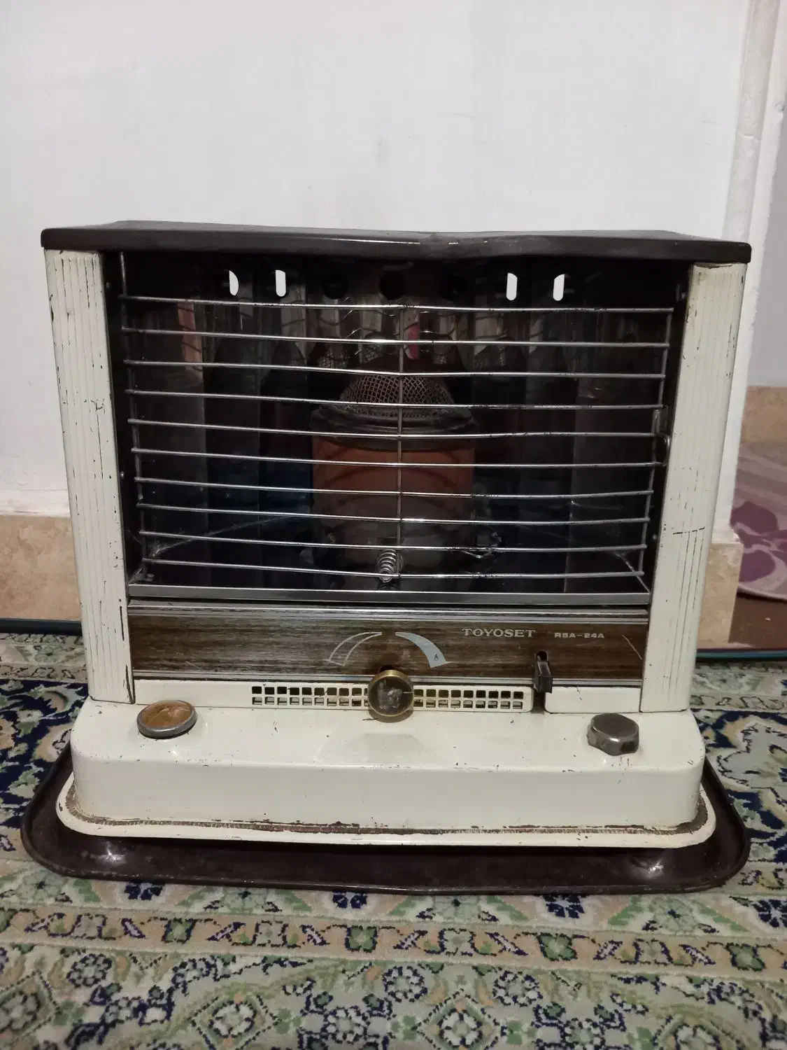 چراغ تیوست قدیمی|کلکسیون اشیاء عتیقه|زاهدان, |دیوار