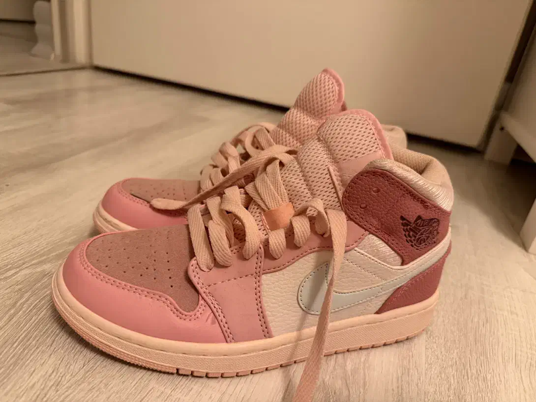 کتونی نایک جردن صورتی اورجینال|کیف، کفش، کمربند|تهران, سعادت‌آباد|دیوار