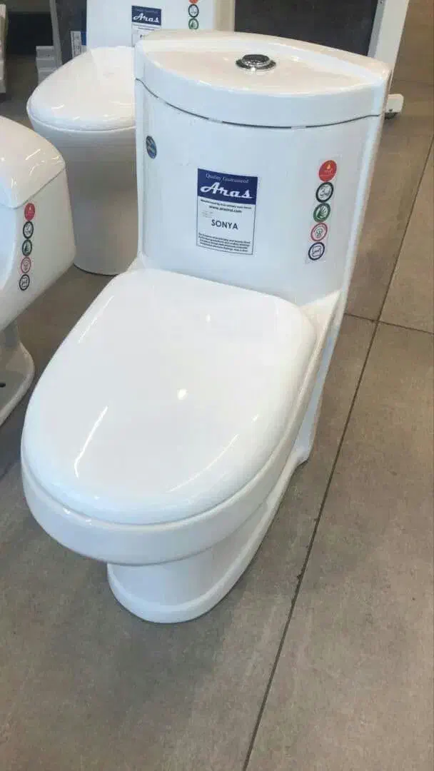 تعمیرونصب‌انواع‌روشویی‌توالت‌فرنگی شیرقدیم‌وجدید|خدمات پیشه و مهارت|کاشان, شمس آبادی|دیوار