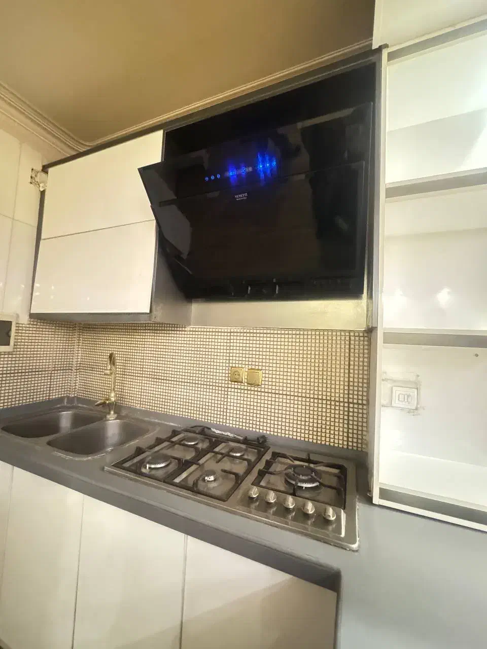 آپارتمان 91 متری تک واحد در خیابان هفتادم