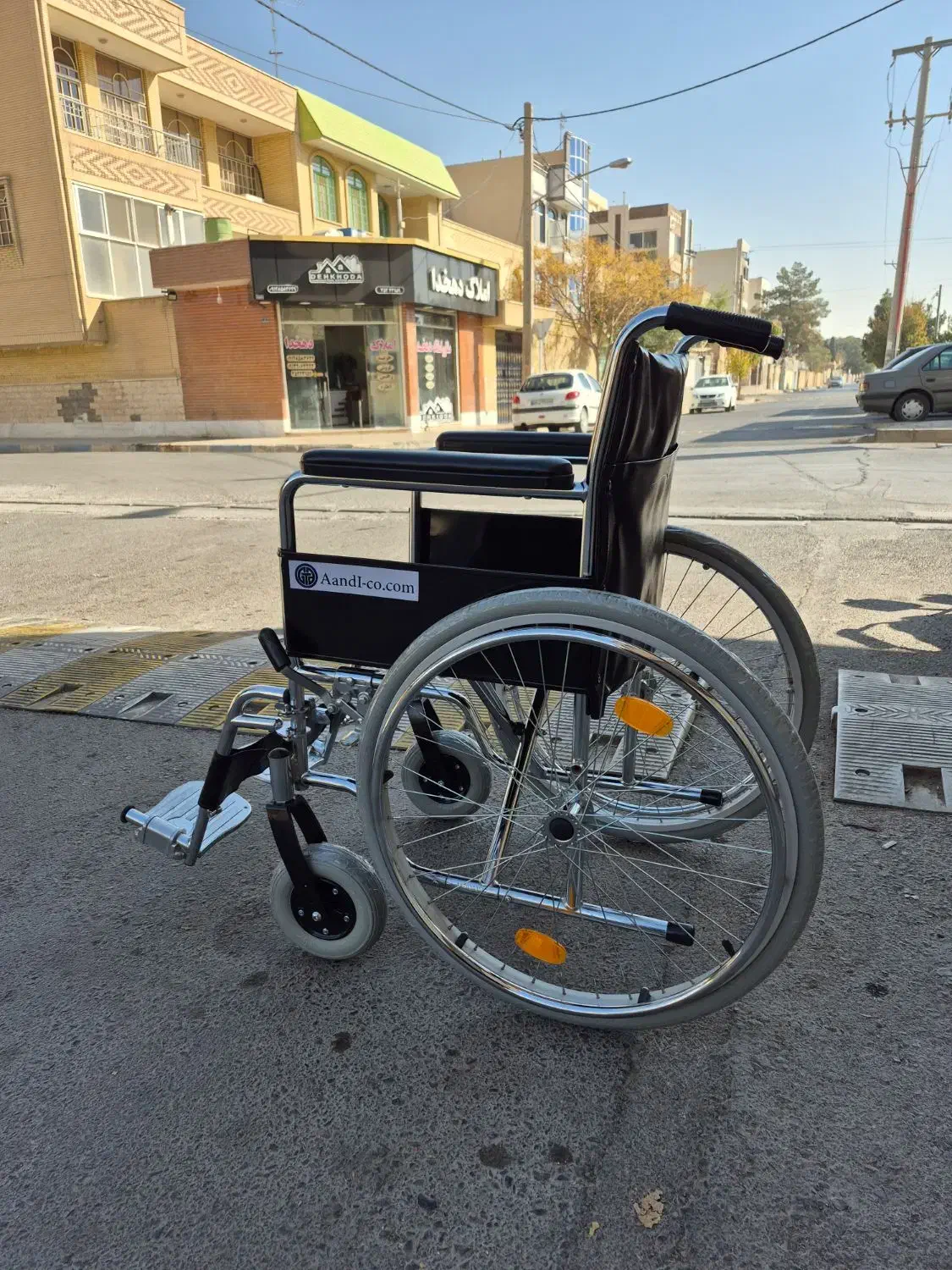 ویلچر تایوانی اصل مناسب تا وزن ۱۲۰ کیلو|آرایشی، بهداشتی، درمانی|شاهین‌شهر, مخابرات (شهید بهشتی)|دیوار