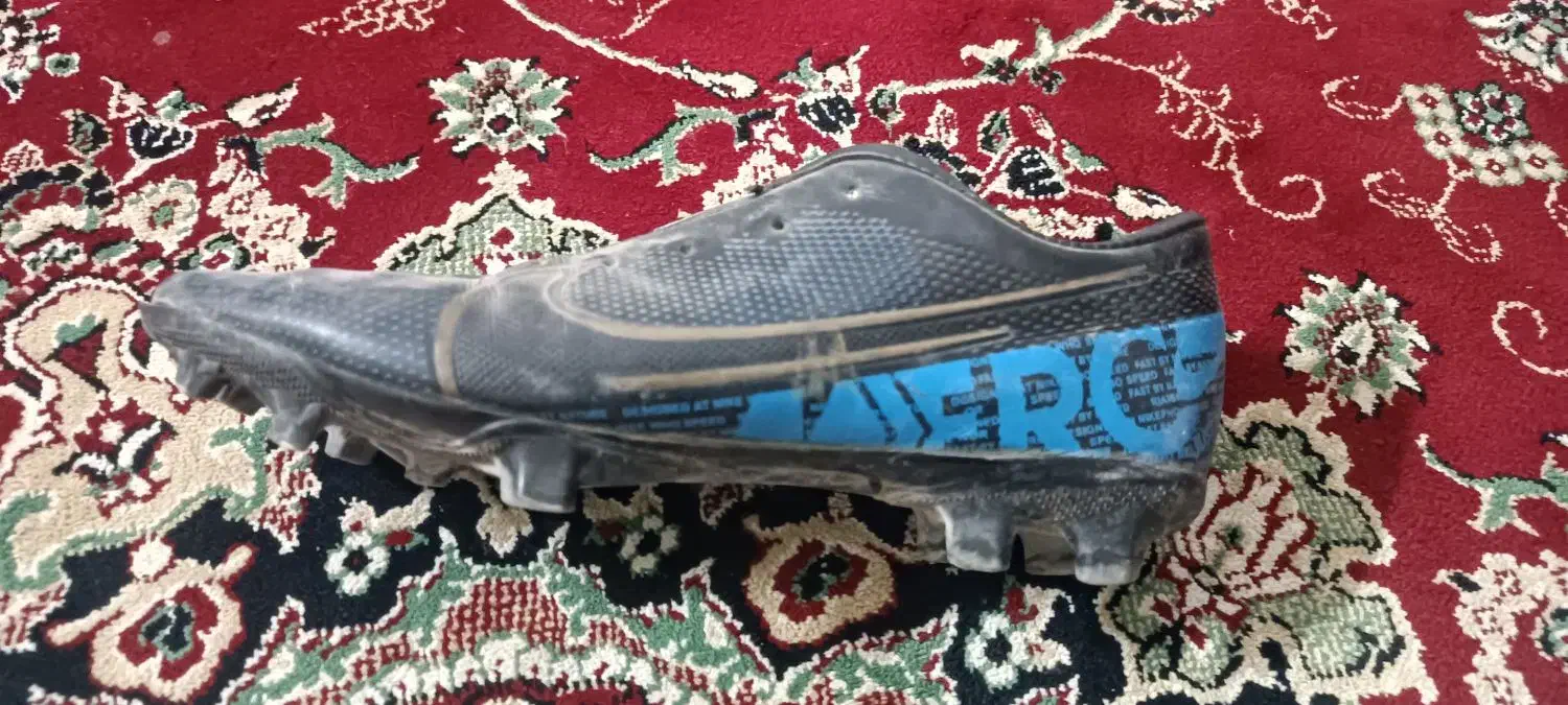 کفش فوتبال در حدنچ|تجهیزات ورزشی|ساوه, |دیوار