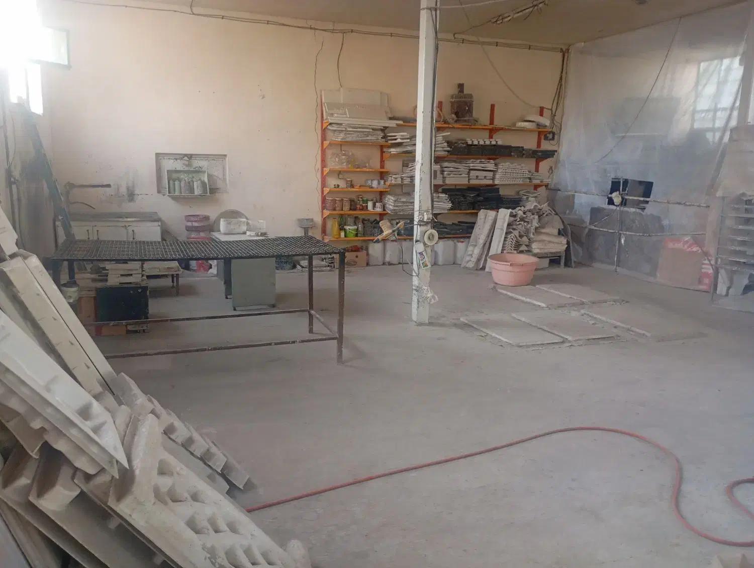 واگذاری کامل کارگاه تولید سنگ مصنوعی|فروشگاه و مغازه|درگزین, |دیوار