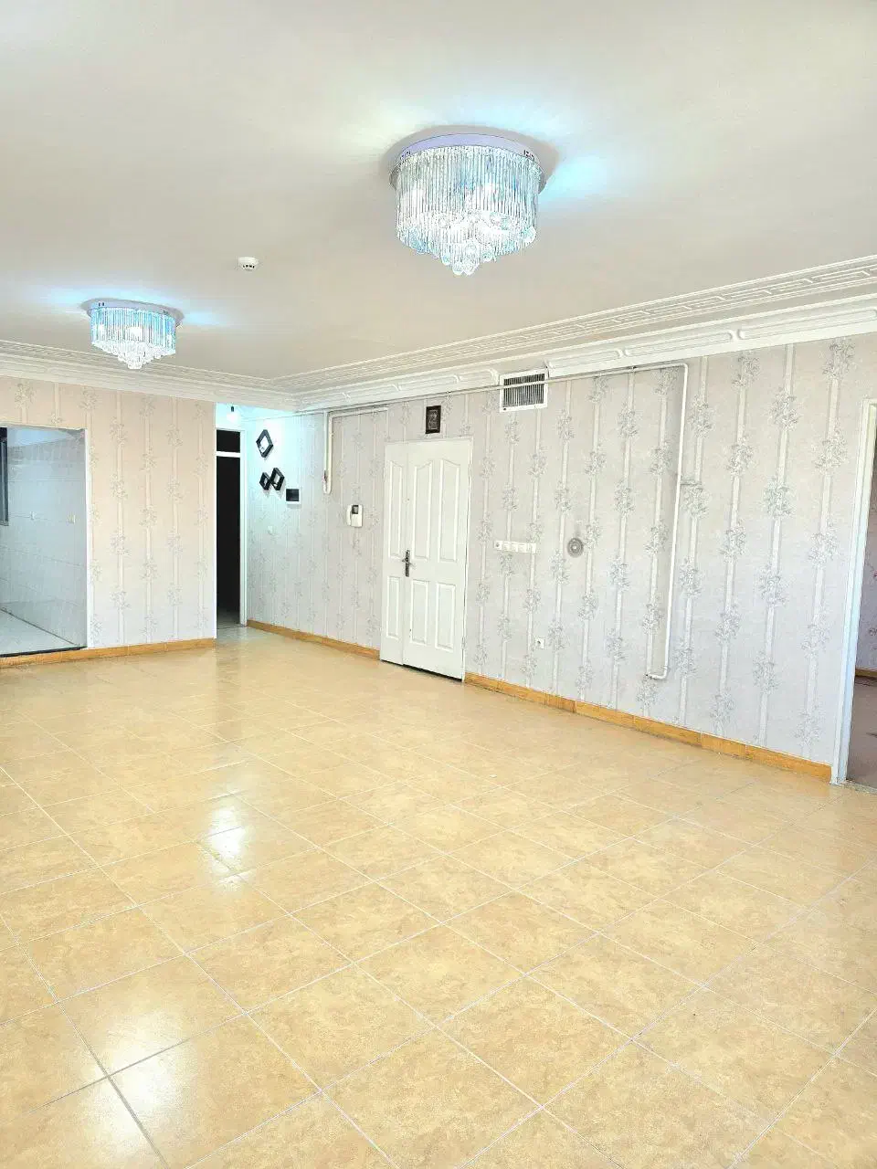 آپارتمان 110 متری واقع در صدف بلوار لاله|اجارهٔ آپارتمان|همدان, |دیوار