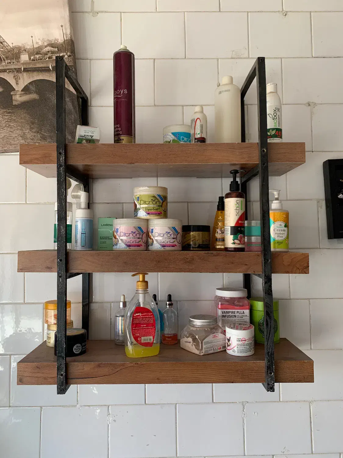 وسایل و دکور ارایشگاه میز دستگاه بخور سرشور اینه|آرایشگاه و سالنهای زیبایی|اندیمشک, |دیوار