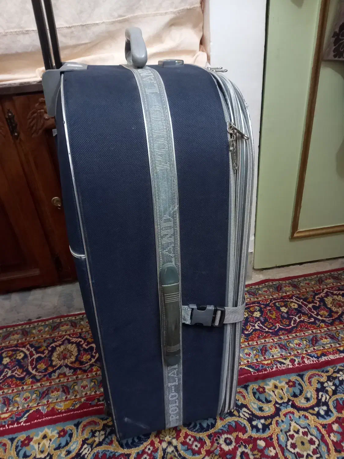 دو عدد چمدان|کیف، کفش، کمربند|مبارکه, |دیوار