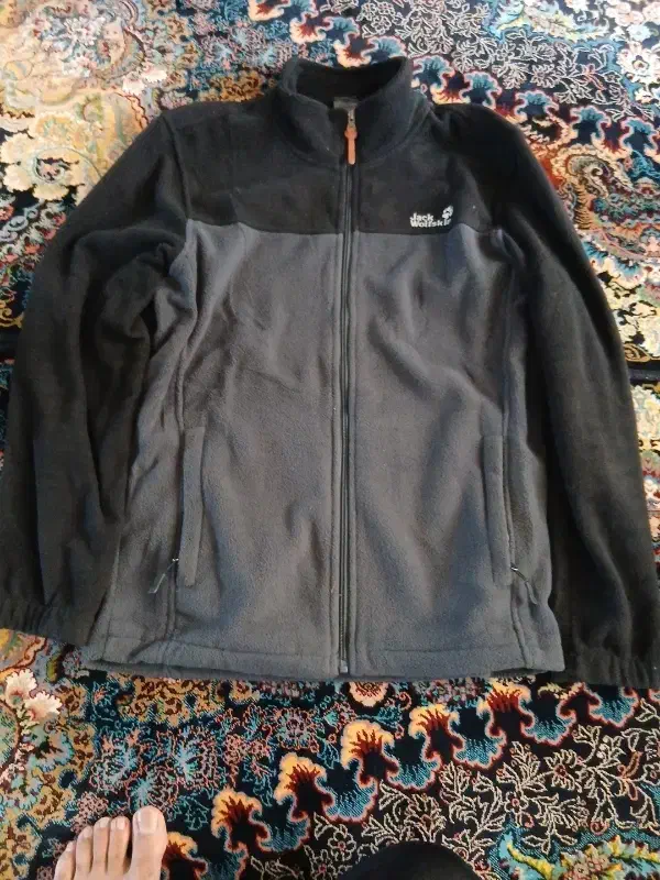 سی یو شرت|لباس|رباط‌کریم, نصیرشهر|دیوار