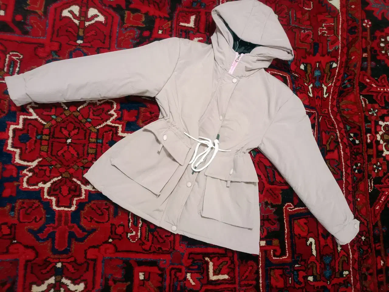 کاپشن و بارانی|لباس|بناب, |دیوار