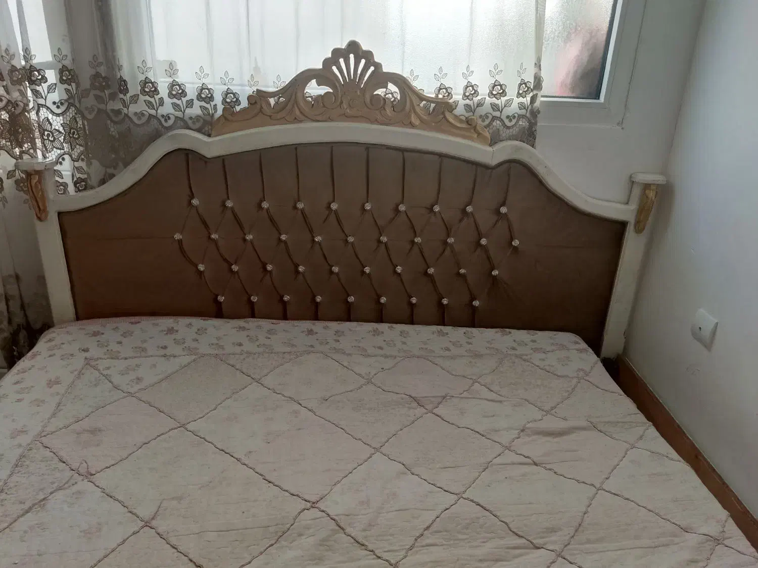 تخت خواب دو نفره|تخت و سرویس خواب|بیرجند, |دیوار