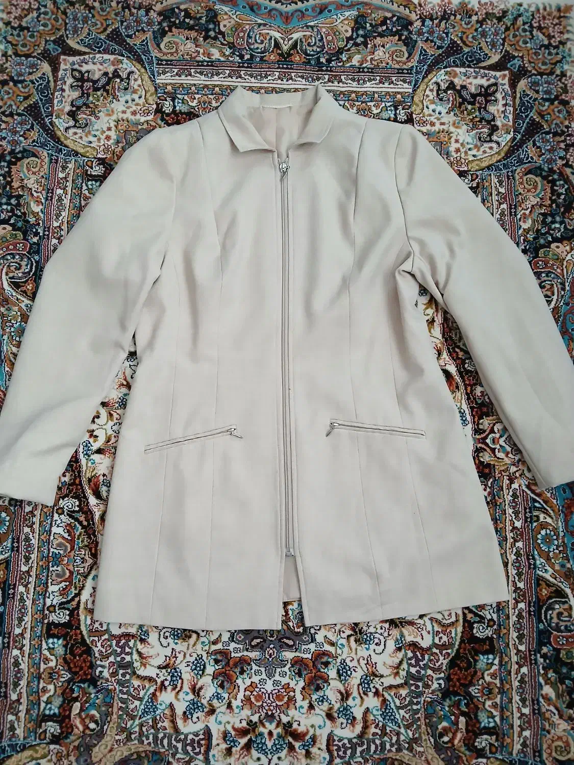 تعدادی لباس کت و بارانی وپالتو|لباس|بندر انزلی, سید آسیه|دیوار