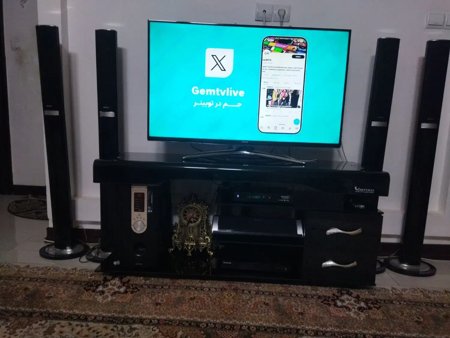 میزTV|میز تلویزیون|قم, قلعه کامکار|دیوار