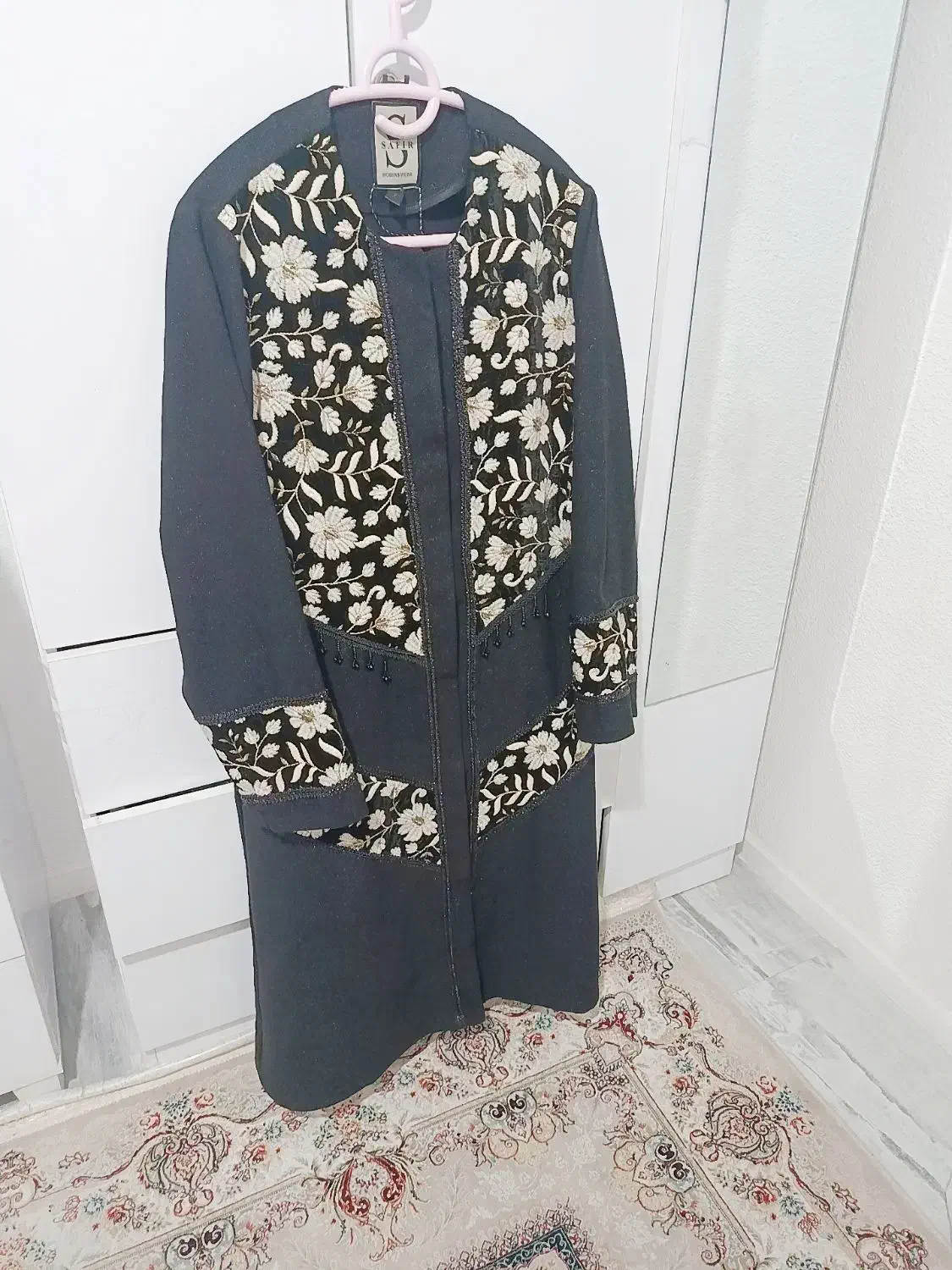 مانتو سوزن دوزی|لباس|اندیشه, اندیشه فاز ۲|دیوار