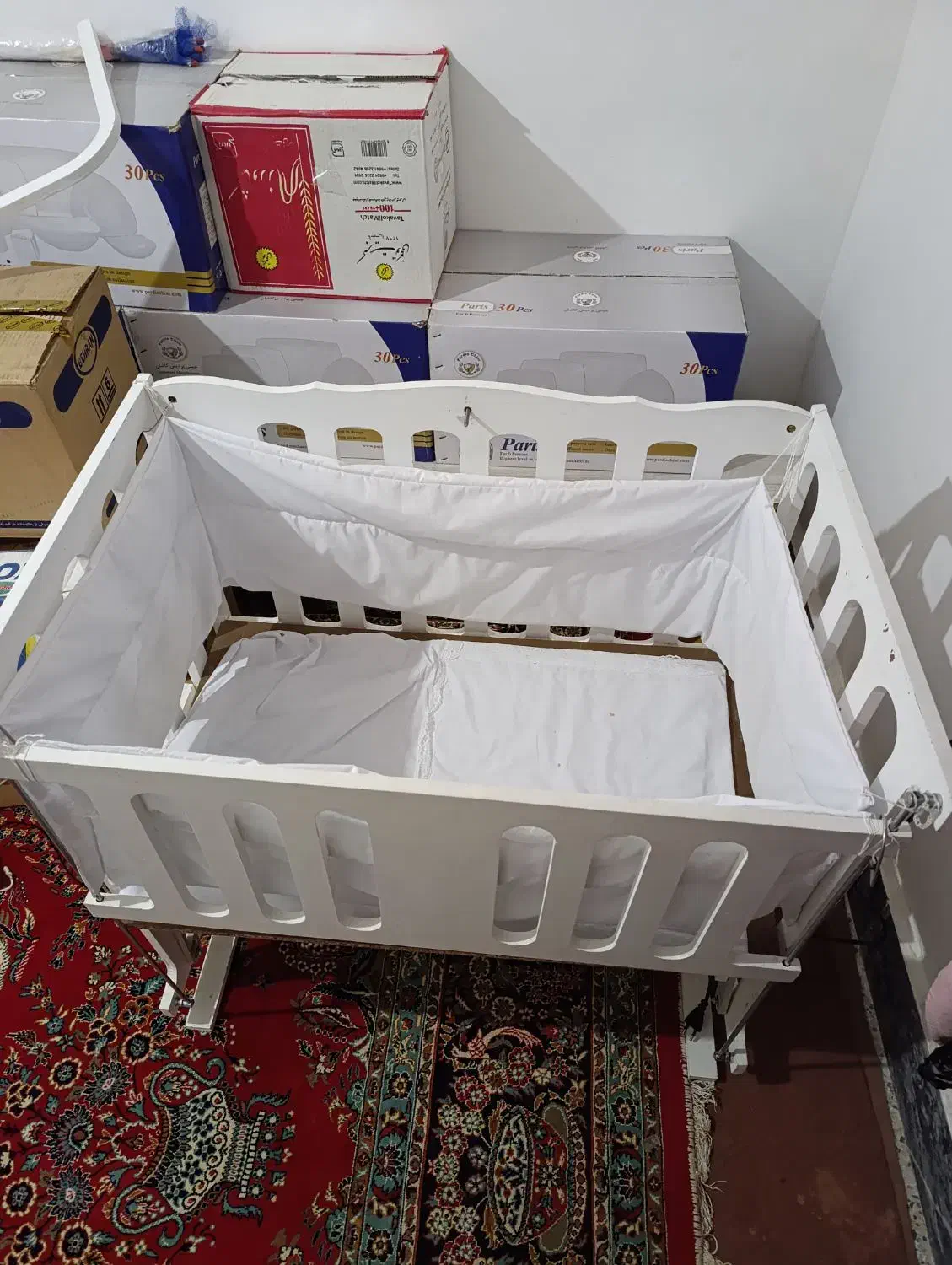 تخت کنار مادر|تخت و سرویس خواب|خرمآباد, |دیوار