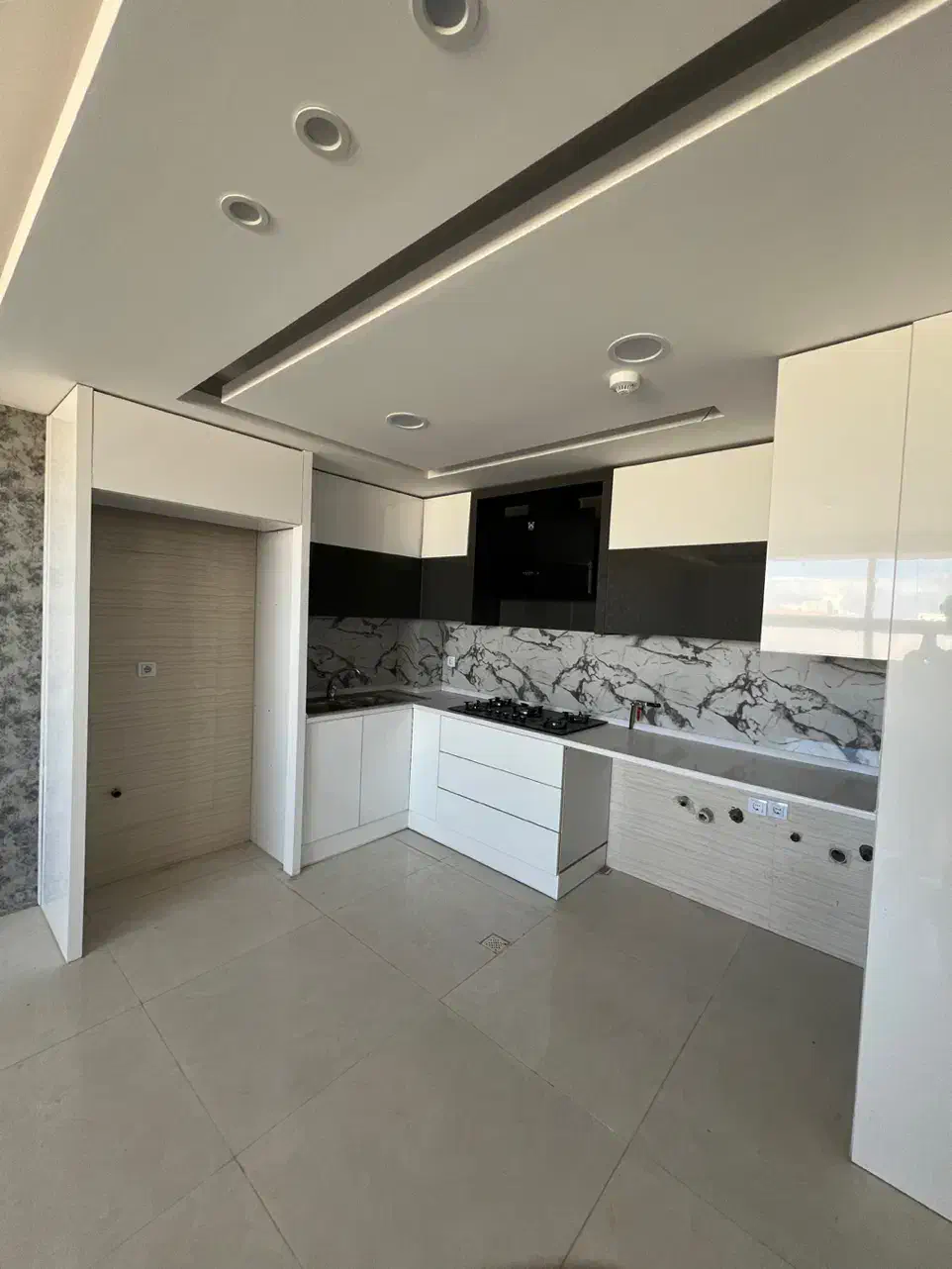 هشت بهشت/۸۵ متری/نما رومی|فروش آپارتمان|شاهینشهر, شهرک هشت بهشت|دیوار