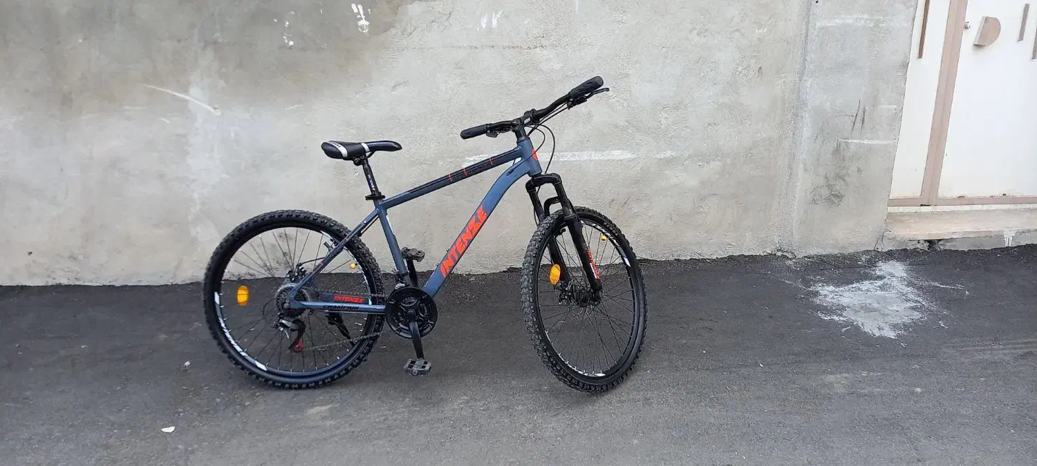 دوچرخه ۲۶|دوچرخه، اسکیت، اسکوتر|صحنه, |دیوار