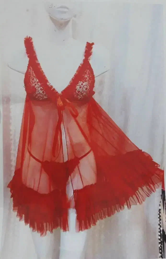 لباس خواب|لباس|مشهد, کوشش|دیوار