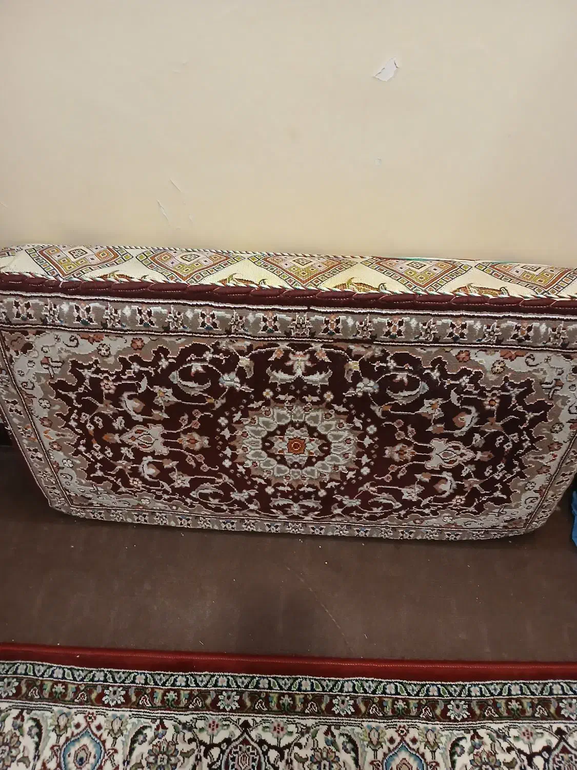 یک جفت پشتی درحدنو|پشتی|همدان, |دیوار