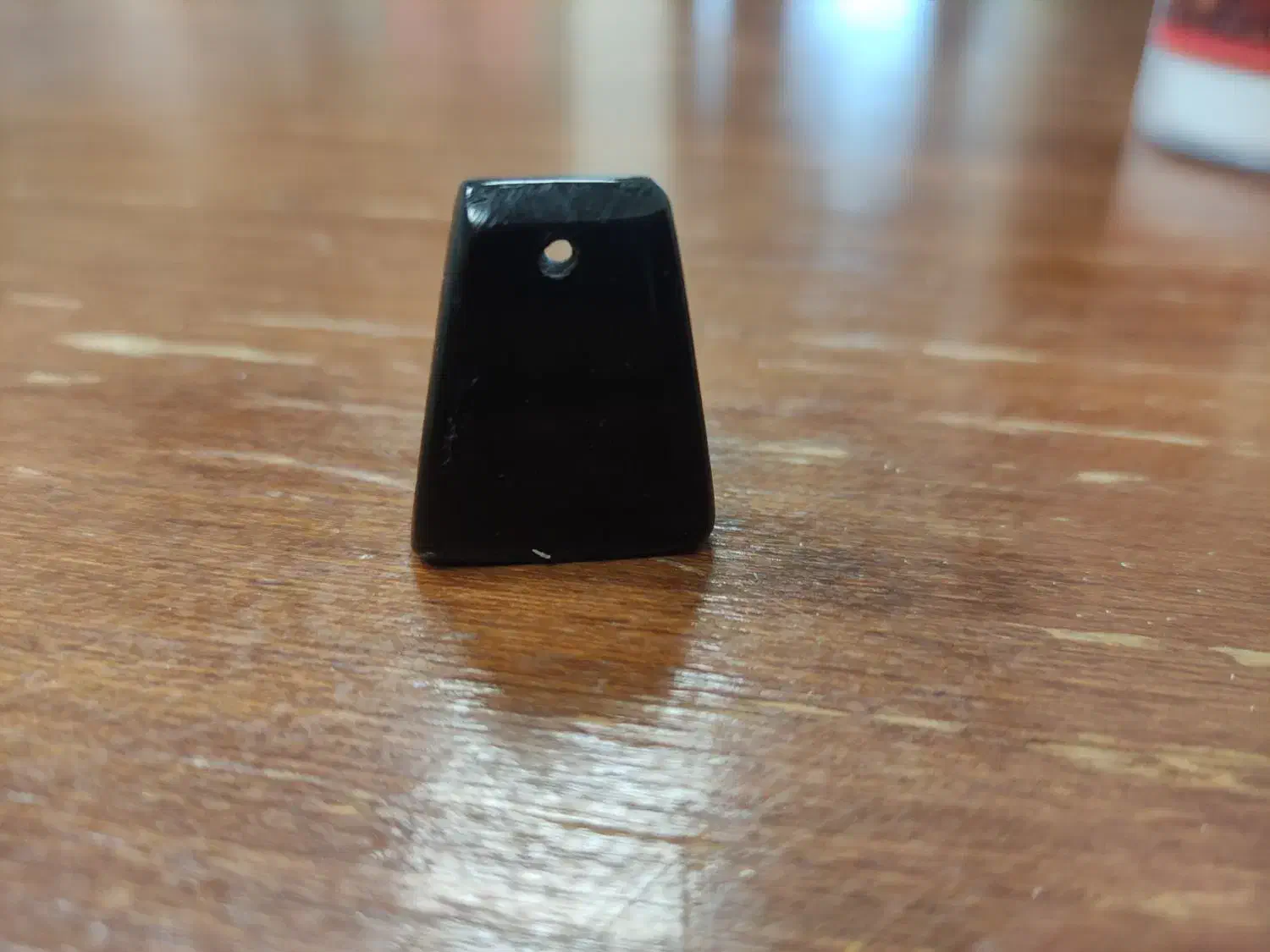 شَوَ ، کهربای سیاه|جواهرات|اهر, |دیوار