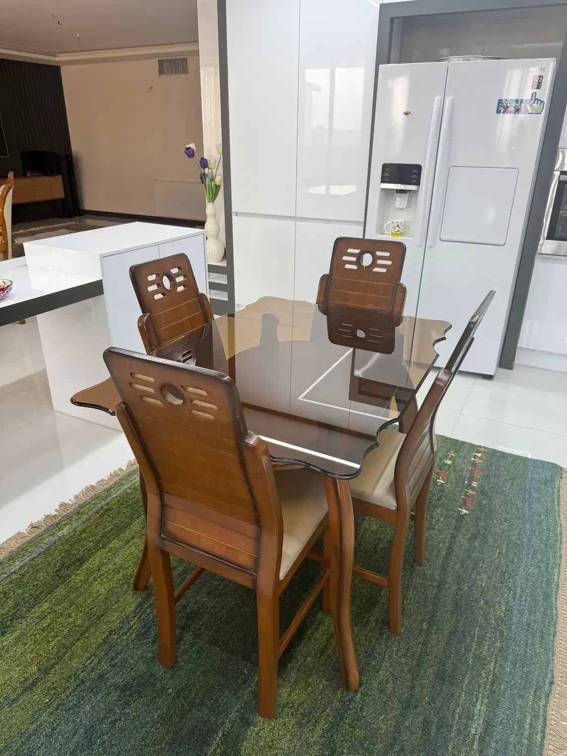 فروش میز و صندلی صبحانه خوری چوبی ۴نفره|میز و صندلی غذاخوری|شاهین‌شهر, سعدی جنوبی|دیوار