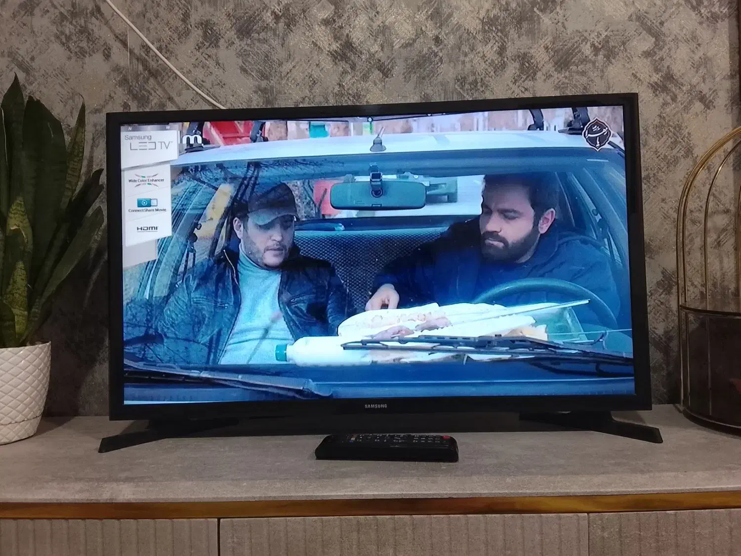 تلویزیون سامسونگ ۳۲ اینچ|تلویزیون و پروژکتور|تبریز, |دیوار