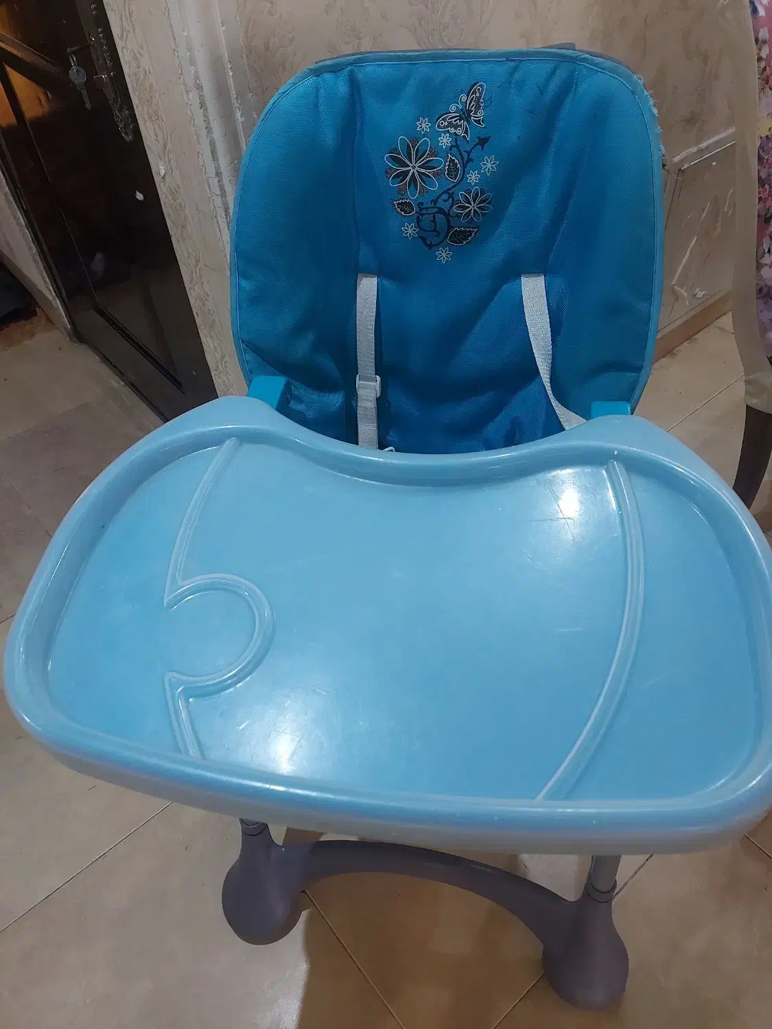 صندلی غذای کودک آبی رنگ|تخت و صندلی بچه|قم, بنیاد|دیوار