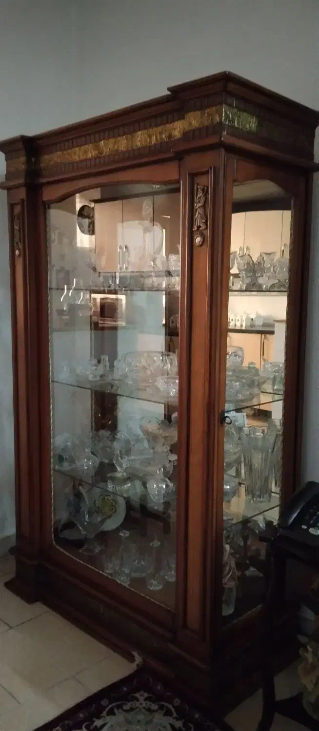 بوفه بسیار تمیز در حد نو|بوفه، ویترین، کنسول|پیشوا, |دیوار