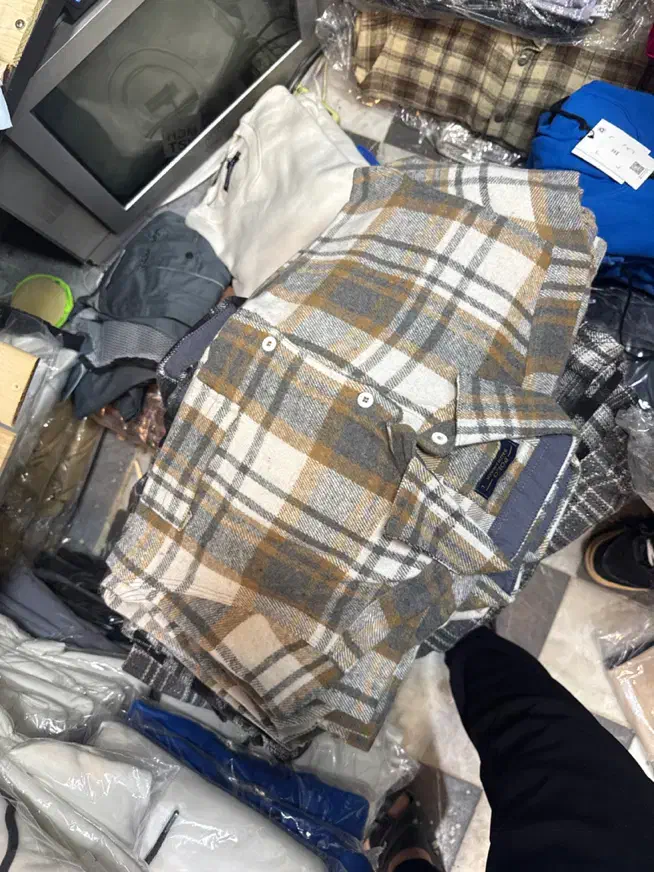 پیراهن پشمی عمده|لباس|اصفهان, جلالیه|دیوار