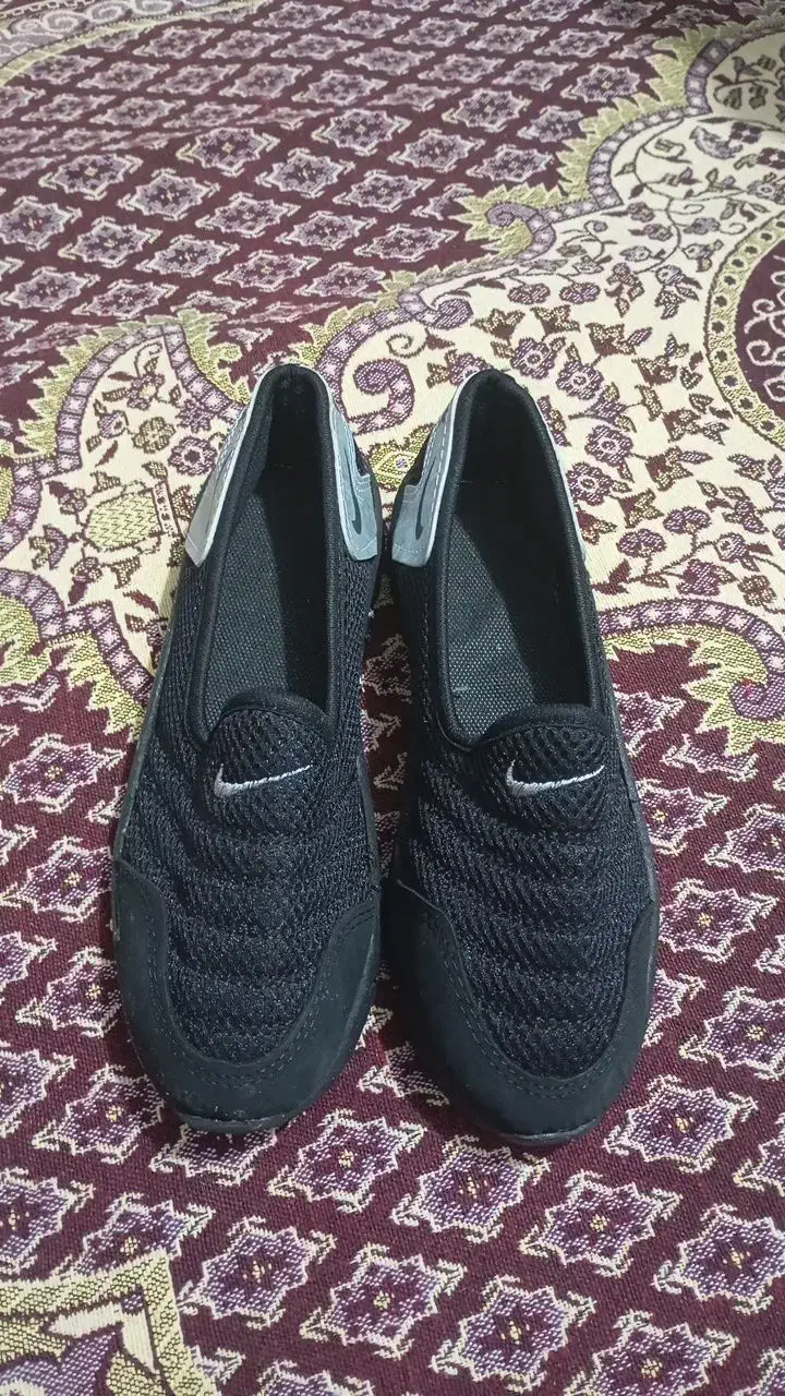 کفش پسرانه|کیف، کفش، کمربند|شوط, |دیوار