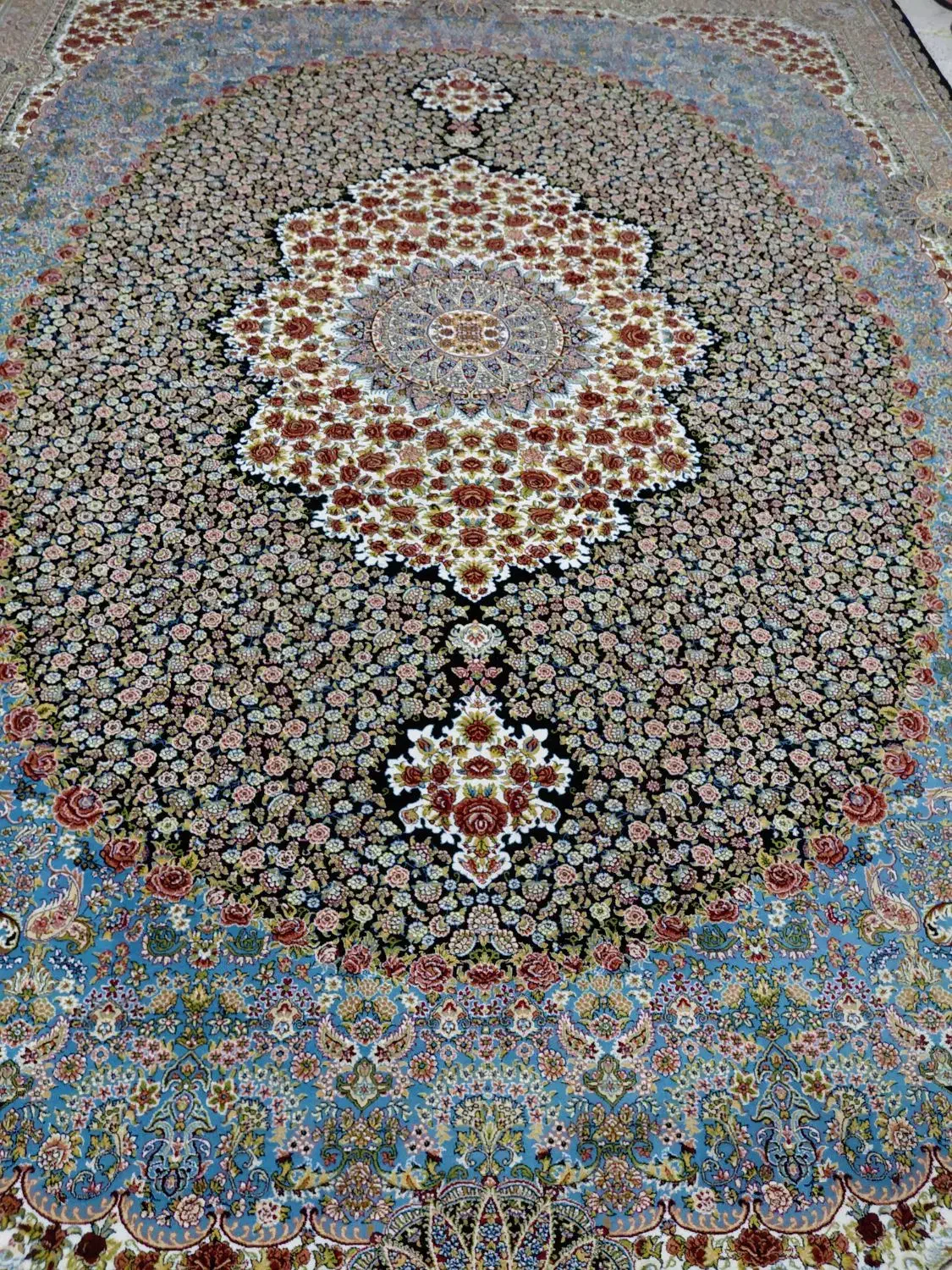 فرش ۱۲ متری مدل رز هفتصد شانه ۲۵۵۰ تراکم یک جفت|فرش|ورامین, خیر آباد|دیوار