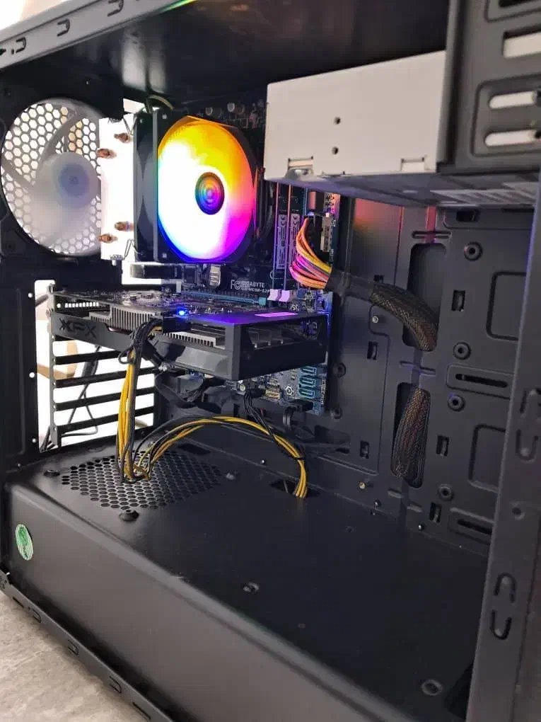 کیس گیمینگ i5 + RX560 + رم 16 با ۱ هفته ضمانت تست|رایانه رومیزی|شیراز, معالی‌آباد|دیوار