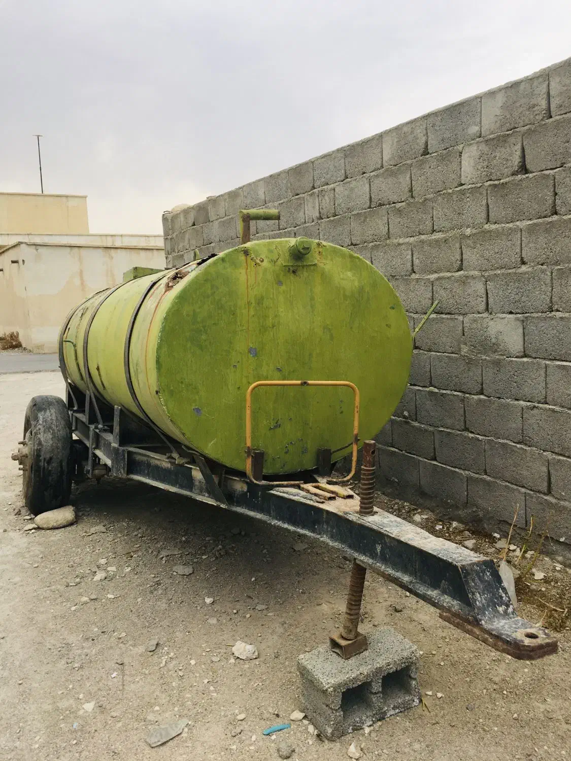 تانکر ۳۰۰۰ لیتری حمل آب|ماشینآلات صنعتی|بستک, |دیوار