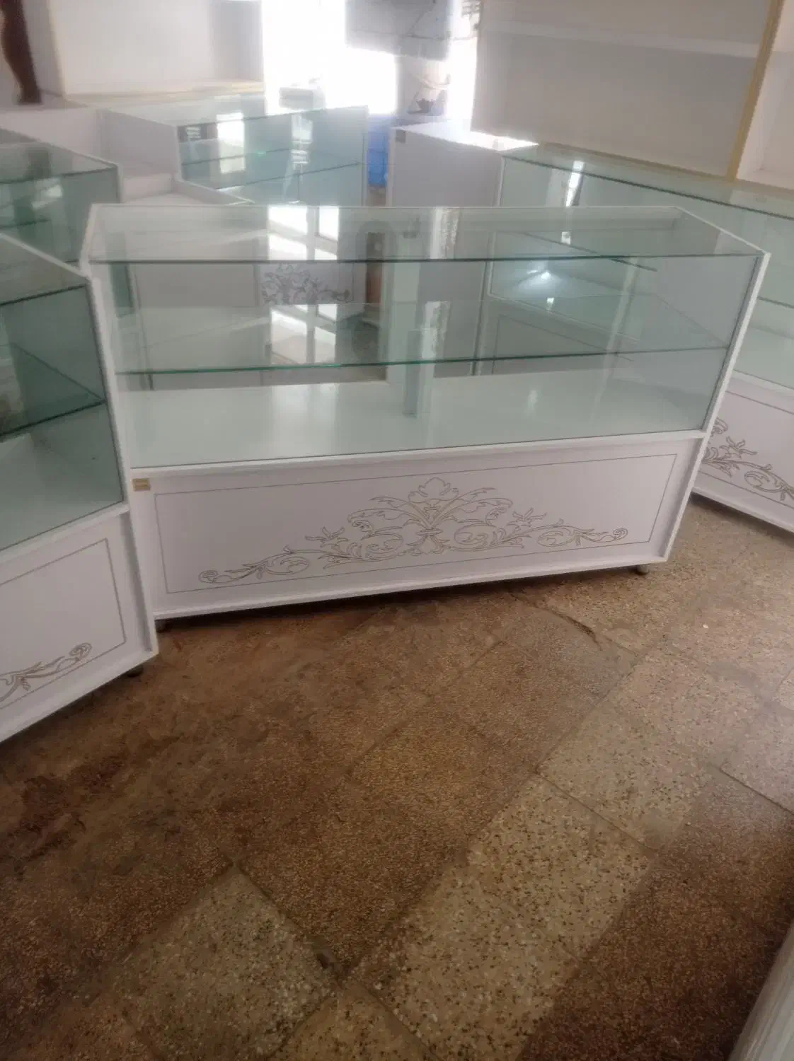 میز دکور ویترین سفید دخل پاچال جااجیلی جا اجیلی|فروشگاه و مغازه|مشهد, عبادی|دیوار