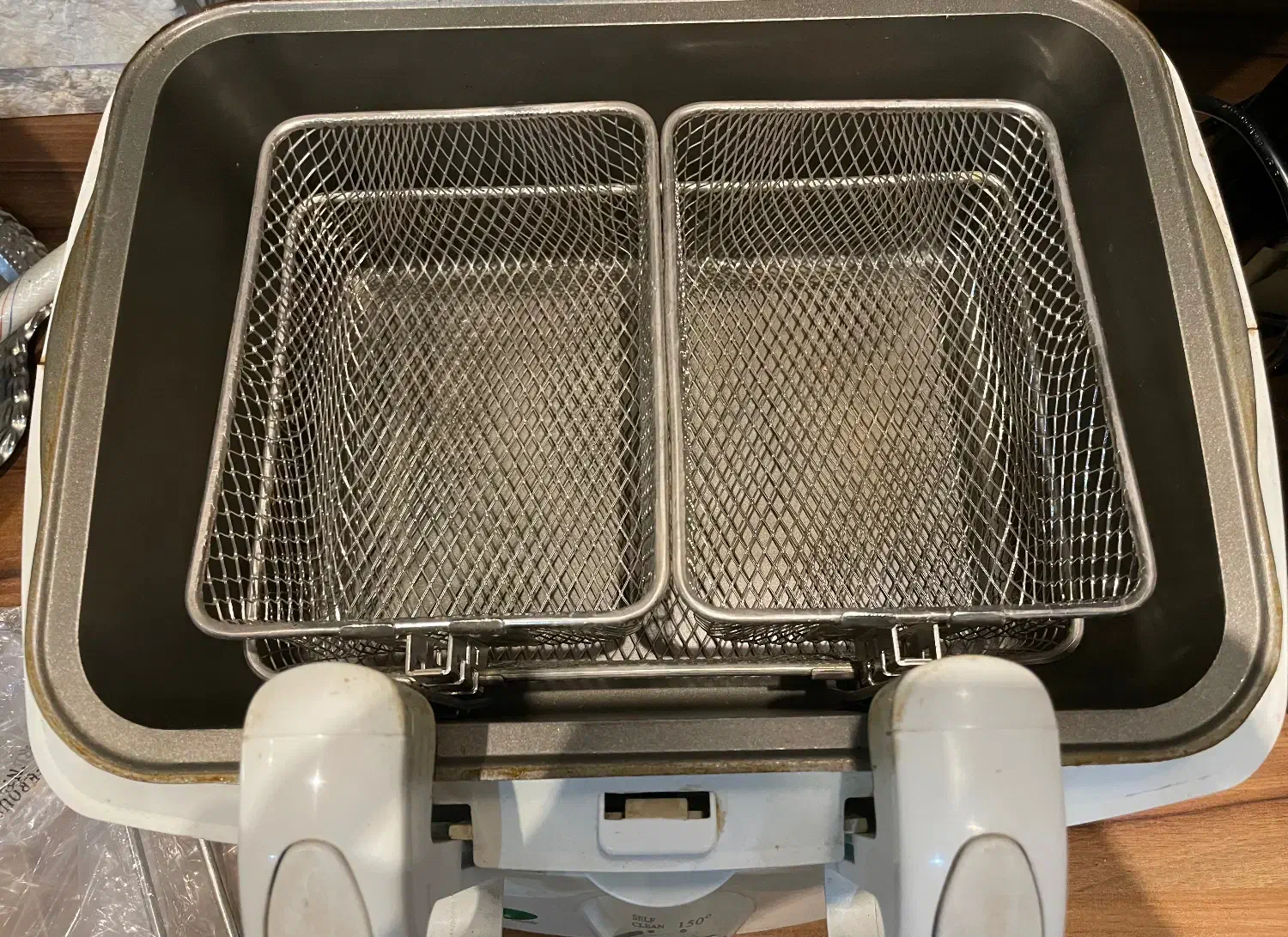 سرخ کن|ظروف پخت‌وپز|گرگان, |دیوار