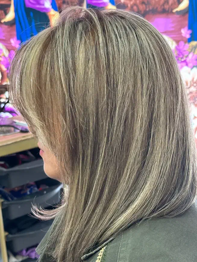 سالن زیبایی رزا|خدمات آرایشگری و زیبایی|ساری, |دیوار