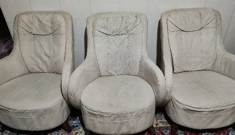 ۴ عدد مبل تک نفره|مبلمان خانگی و میز عسلی|قم, سراجه (۱۵ خرداد)|دیوار