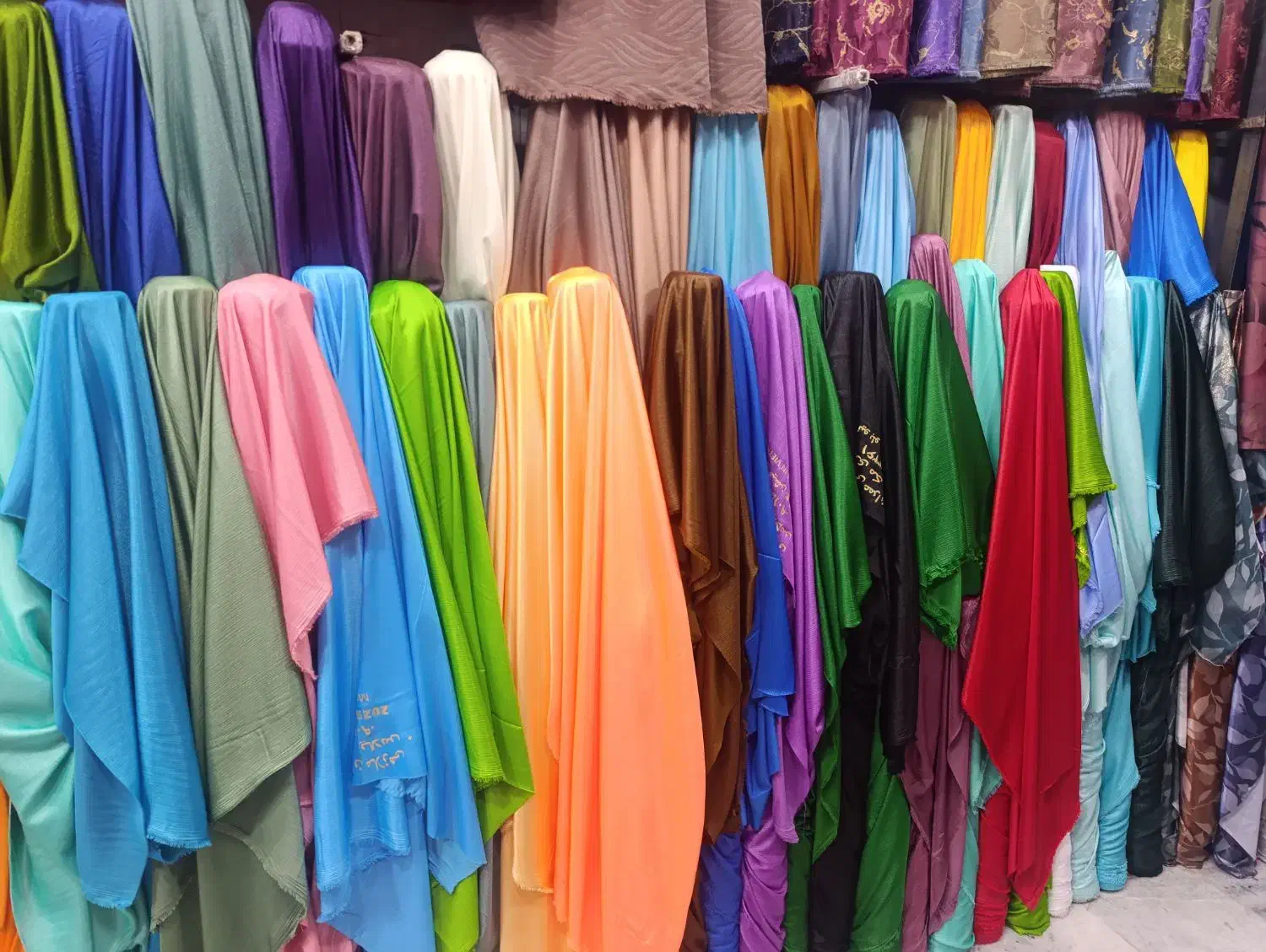 فروش مغازه پارچه فروشی خیابان قدس|فروش مغازه و غرفه|سراوان, |دیوار