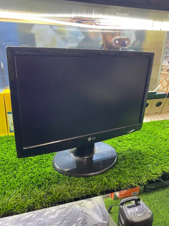 مانیتور 20 اینچ|قطعات و لوازم جانبی رایانه|سنندج, |دیوار