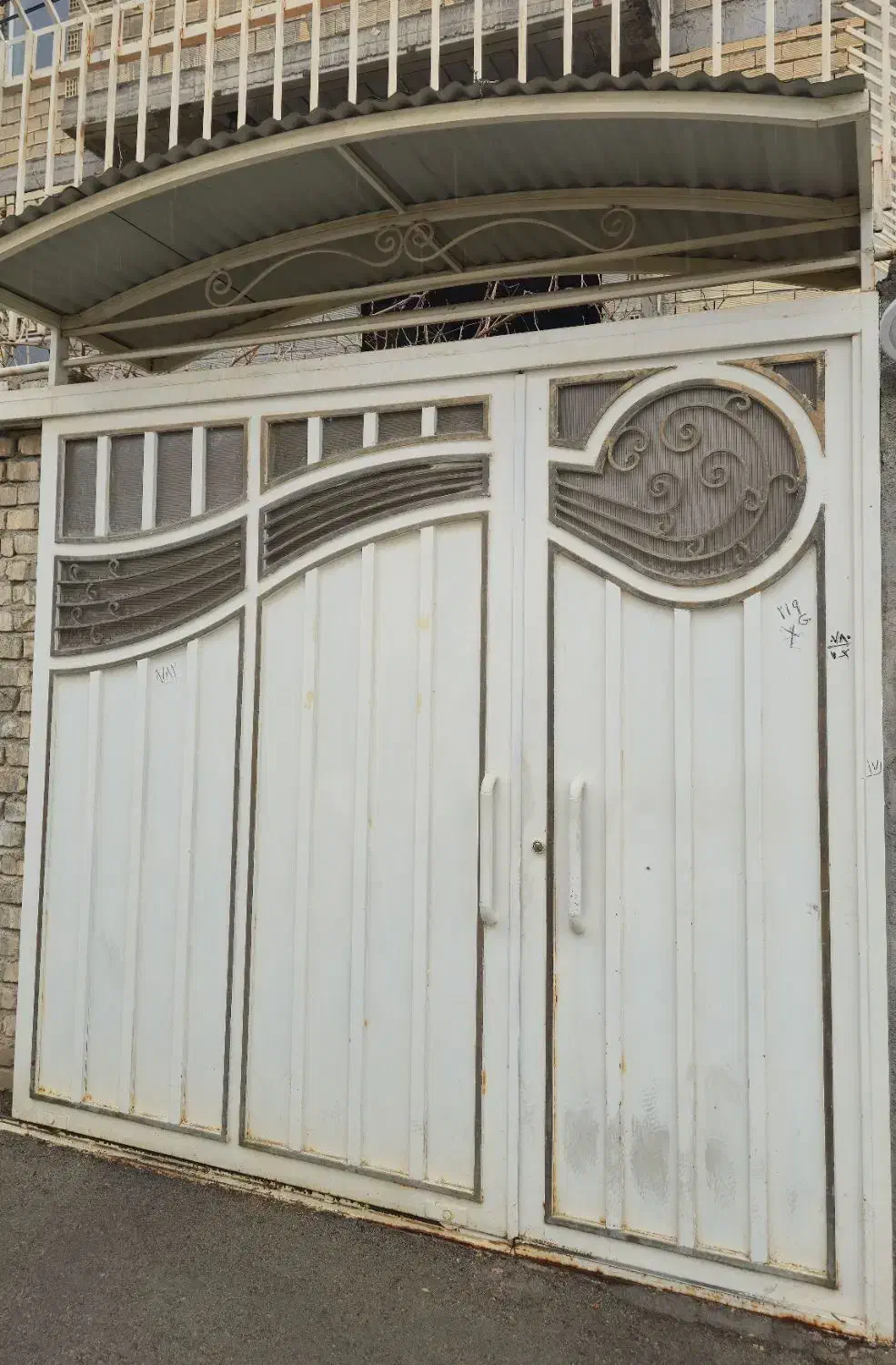 درب حیاط همراه با سر در|مصالح و تجهیزات ساختمان|تیران, |دیوار