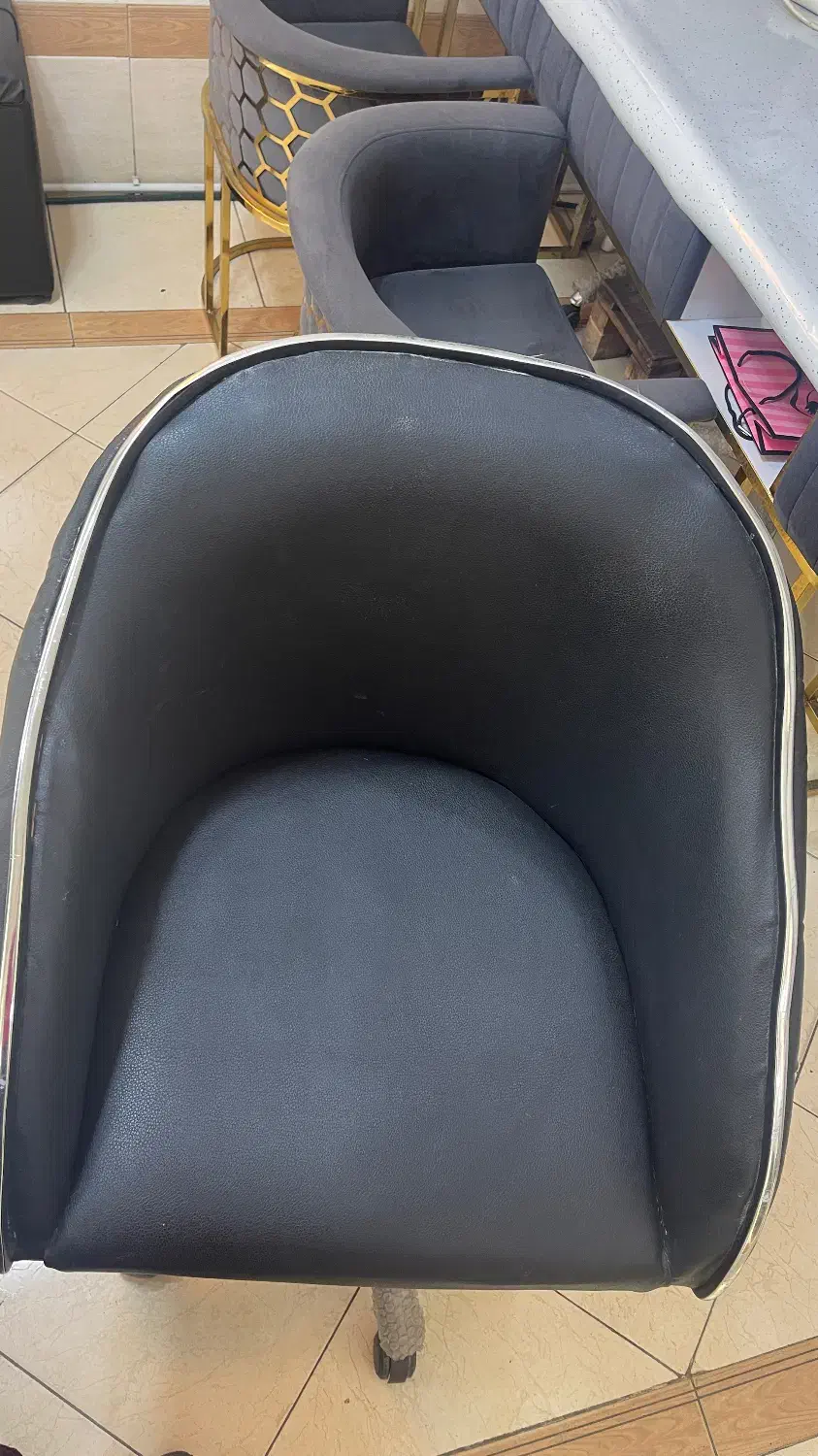 صندلی چستر|آرایشگاه و سالن‌های زیبایی|ملارد, |دیوار