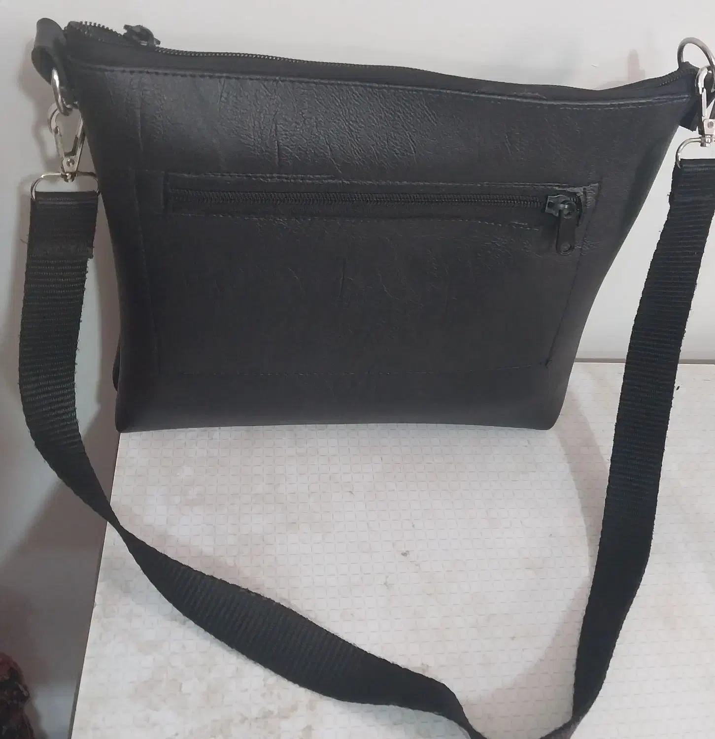 کیف دوشی زنانه|کیف، کفش، کمربند|صدرا-فارس, فاز ۱|دیوار