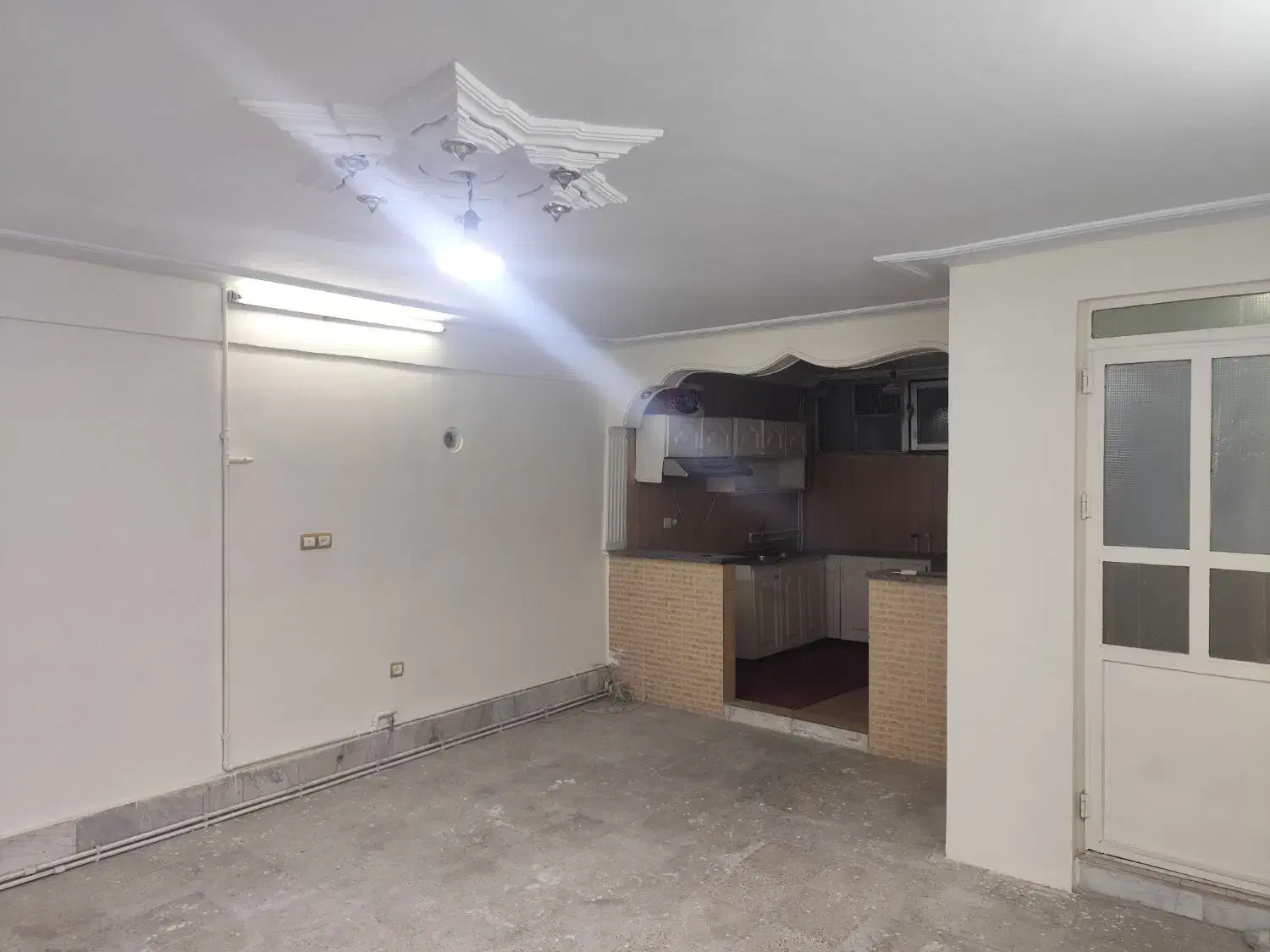 اجاره آپارتمان به دانشجو و یا کارمند دختر|اجارهٔ آپارتمان|ری, حمزه‌آباد|دیوار