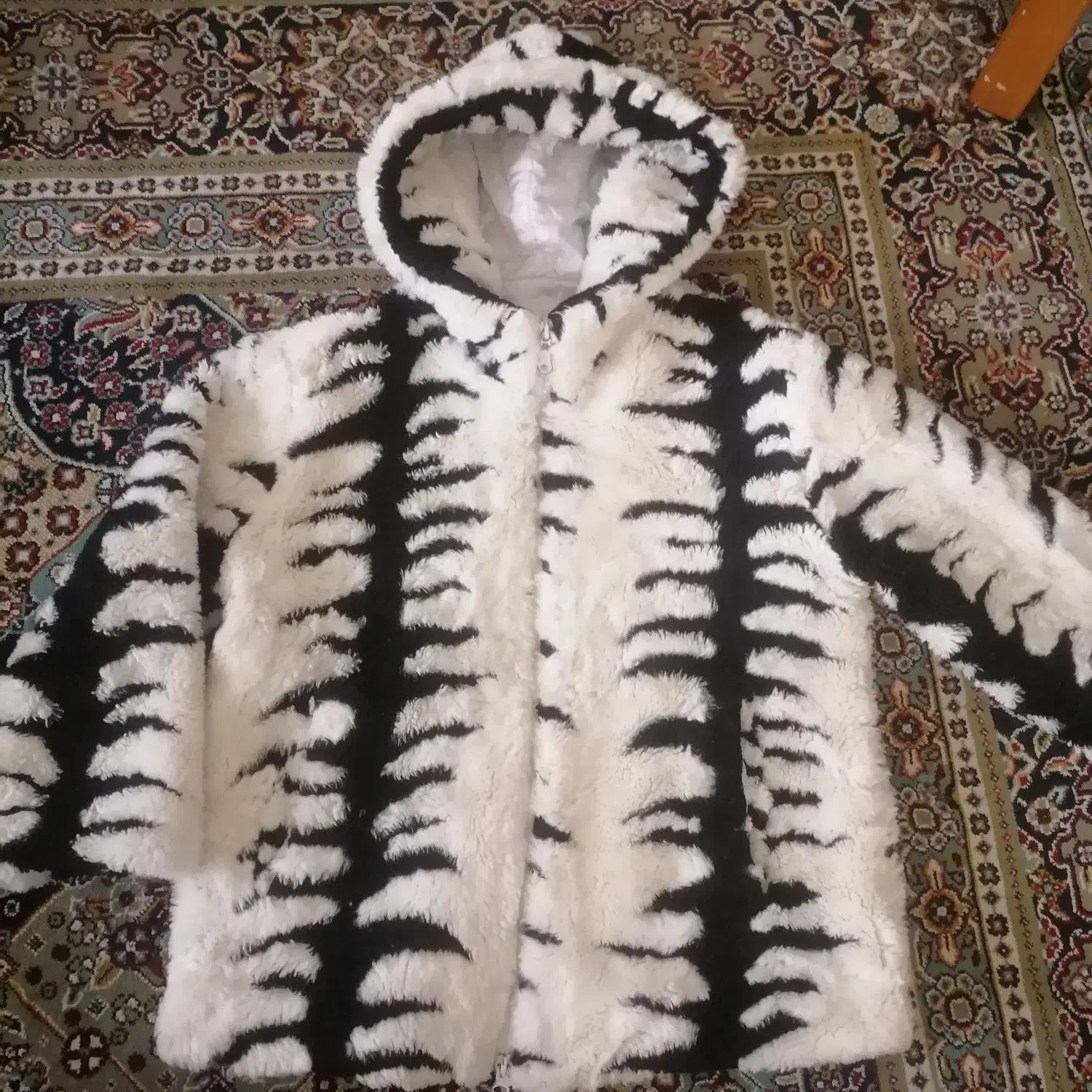 کاپشن ورق بزنید|لباس|مشهد, حسابی جنوبی (شهرک غرب)|دیوار